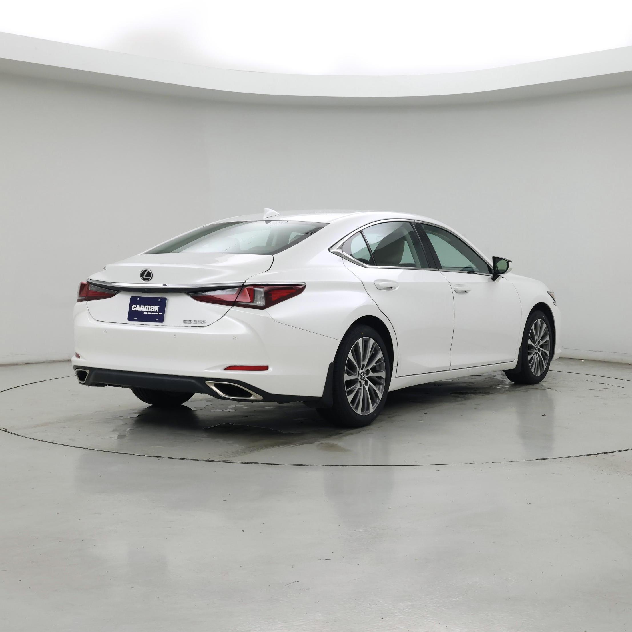 Thumbnail: 2021 Lexus ES - 8