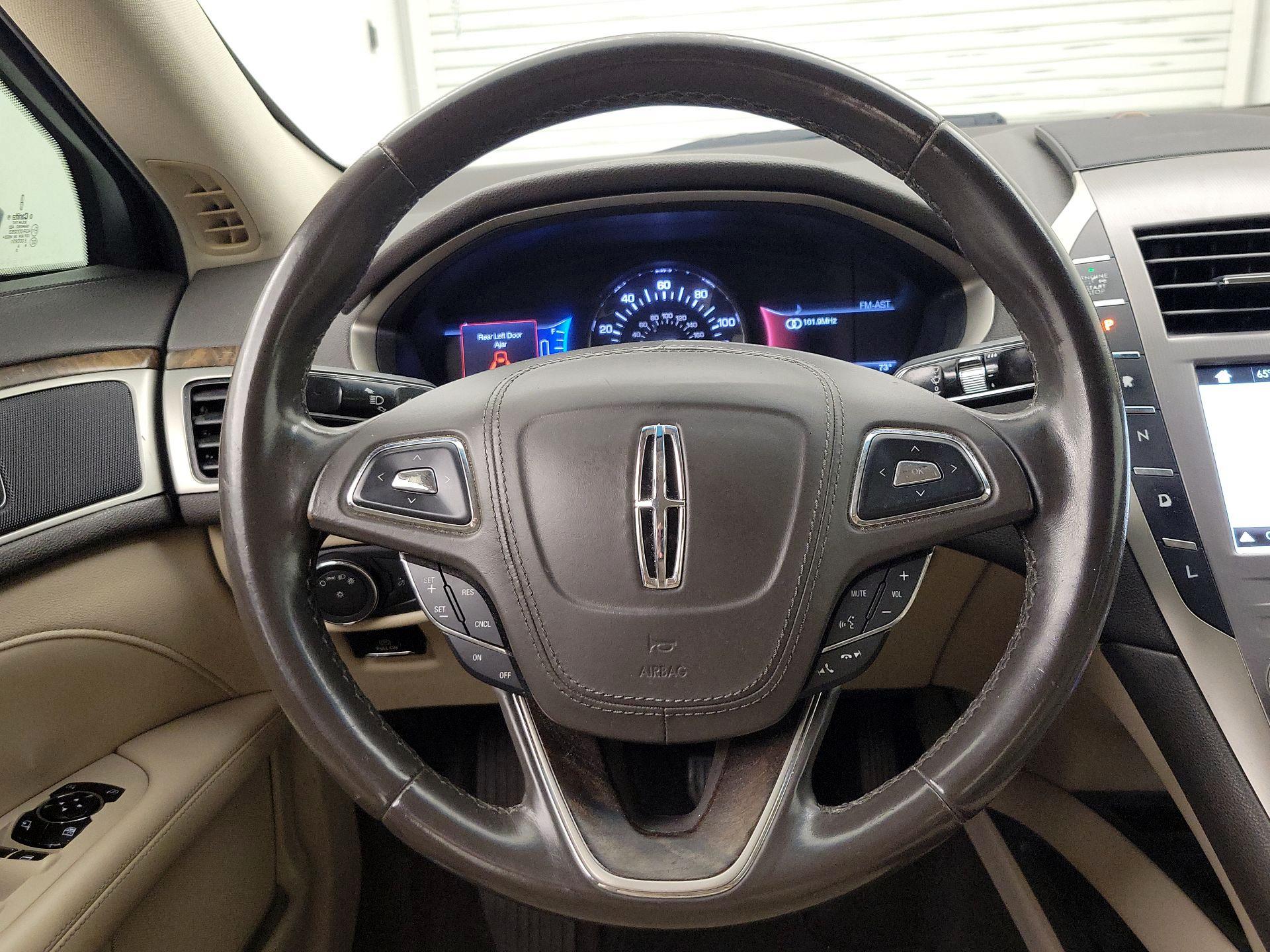 Thumbnail: 2017 Lincoln MKZ - 10