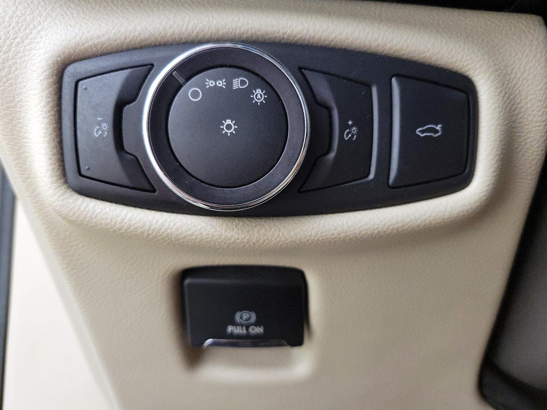 Thumbnail: 2017 Lincoln MKZ - 13