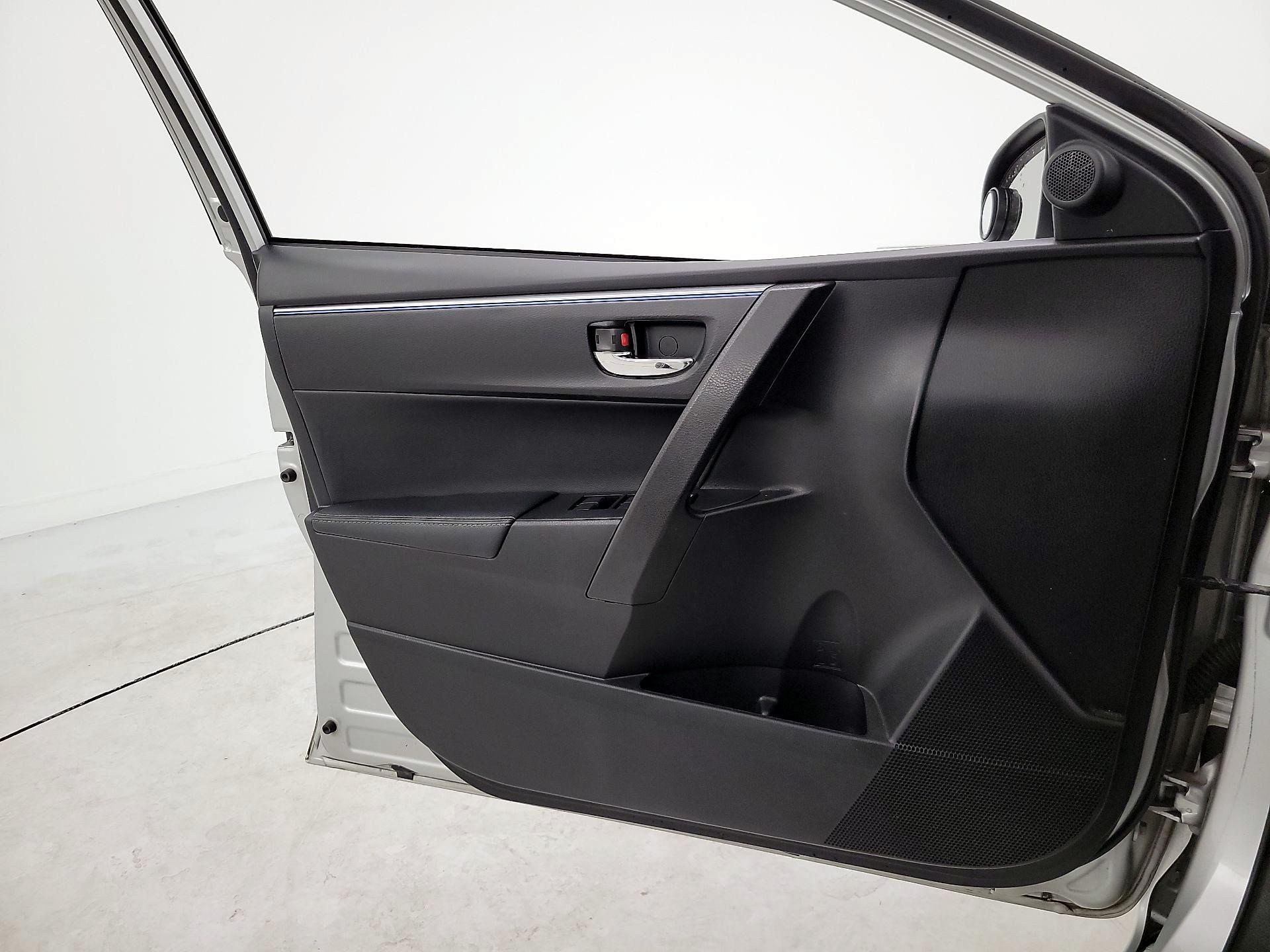 Thumbnail: 2016 Toyota Corolla - 12
