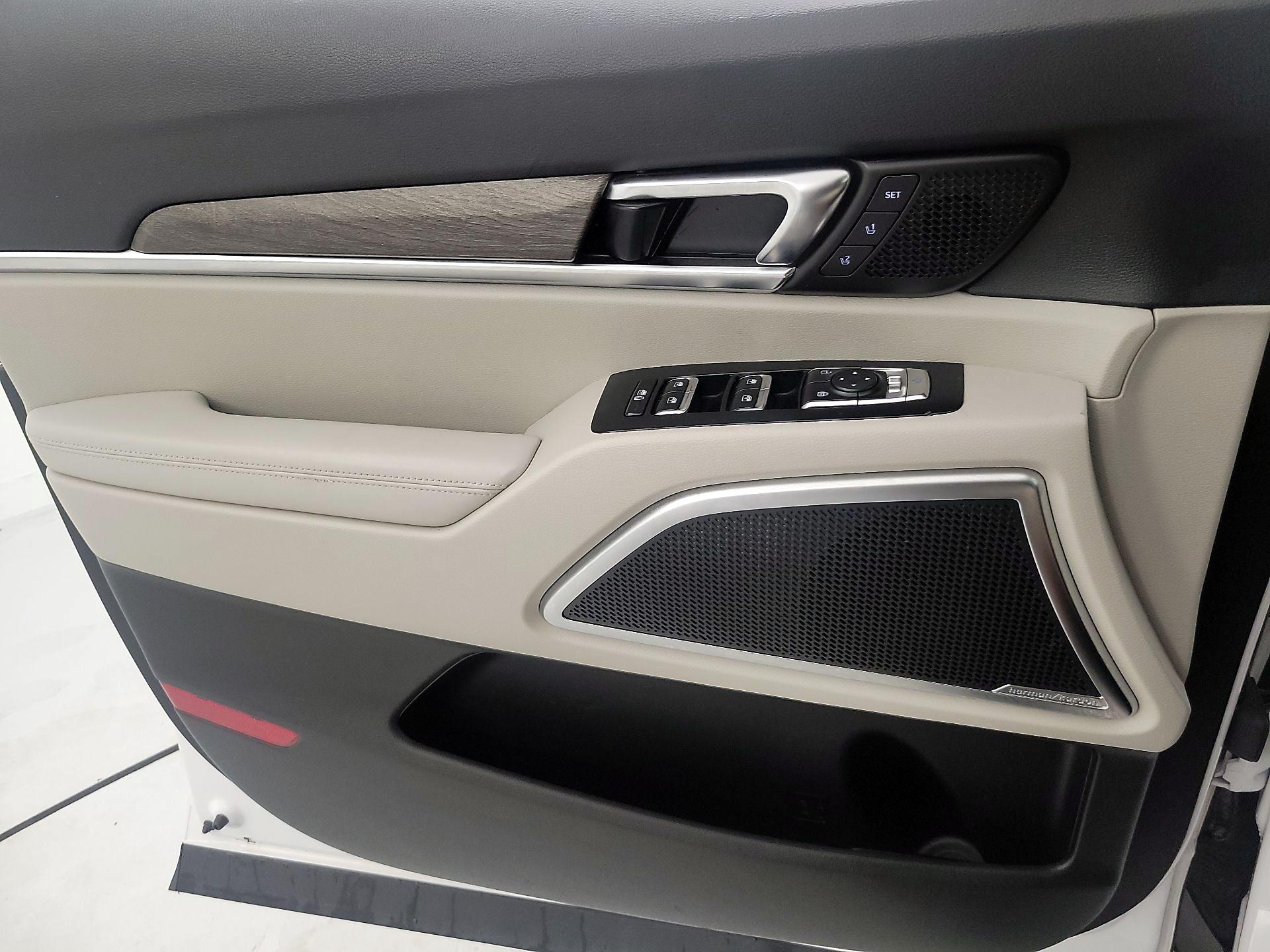 Thumbnail: 2022 Kia Telluride - 12