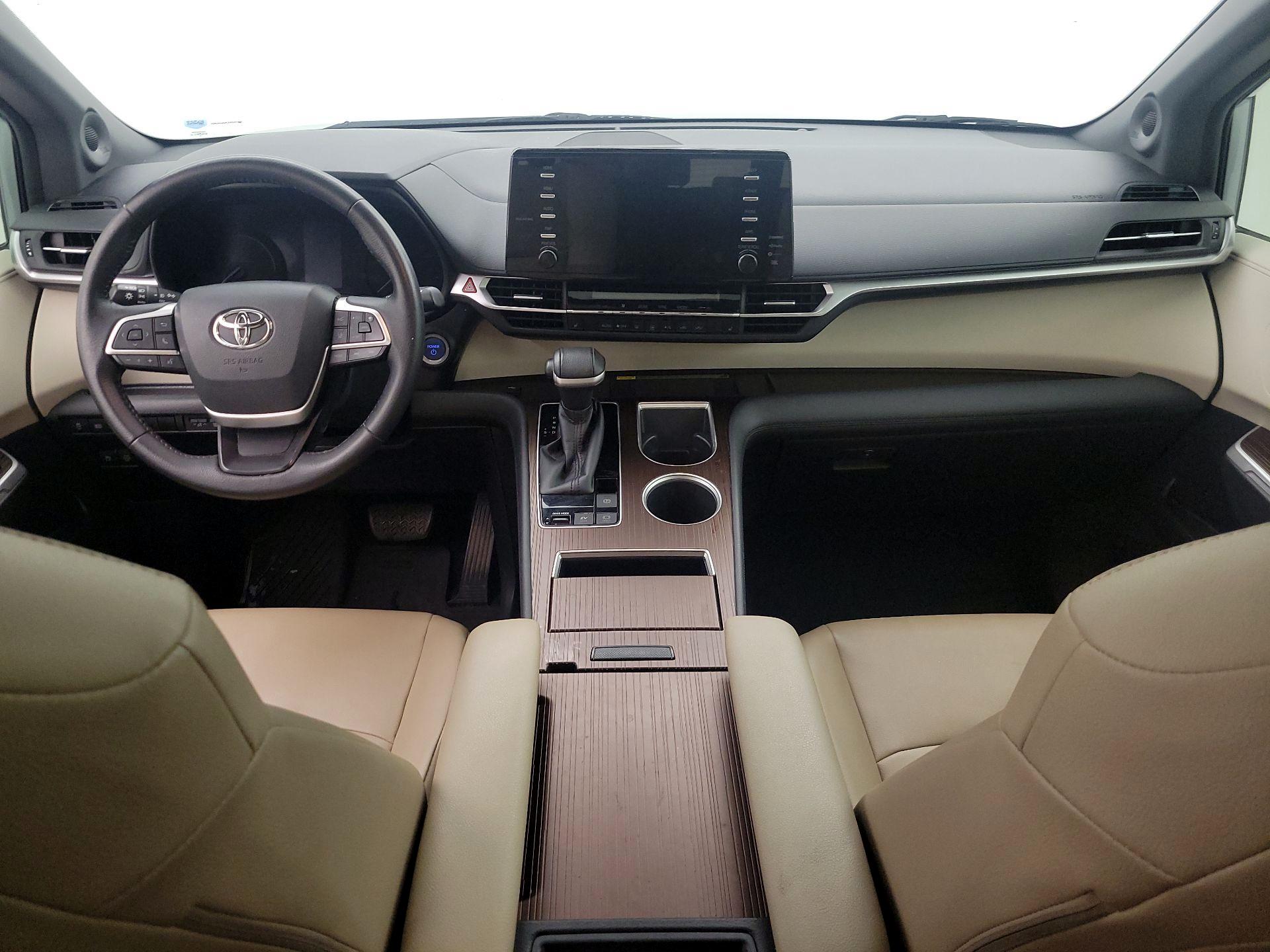 Thumbnail: 2021 Toyota Sienna - 9