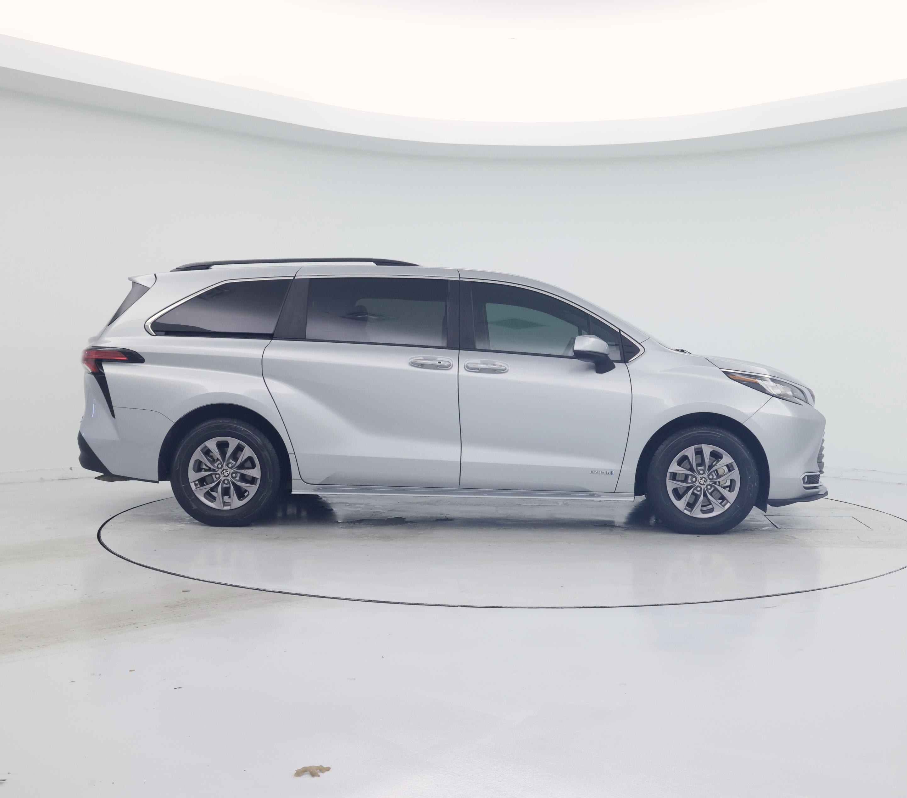 Thumbnail: 2021 Toyota Sienna - 7