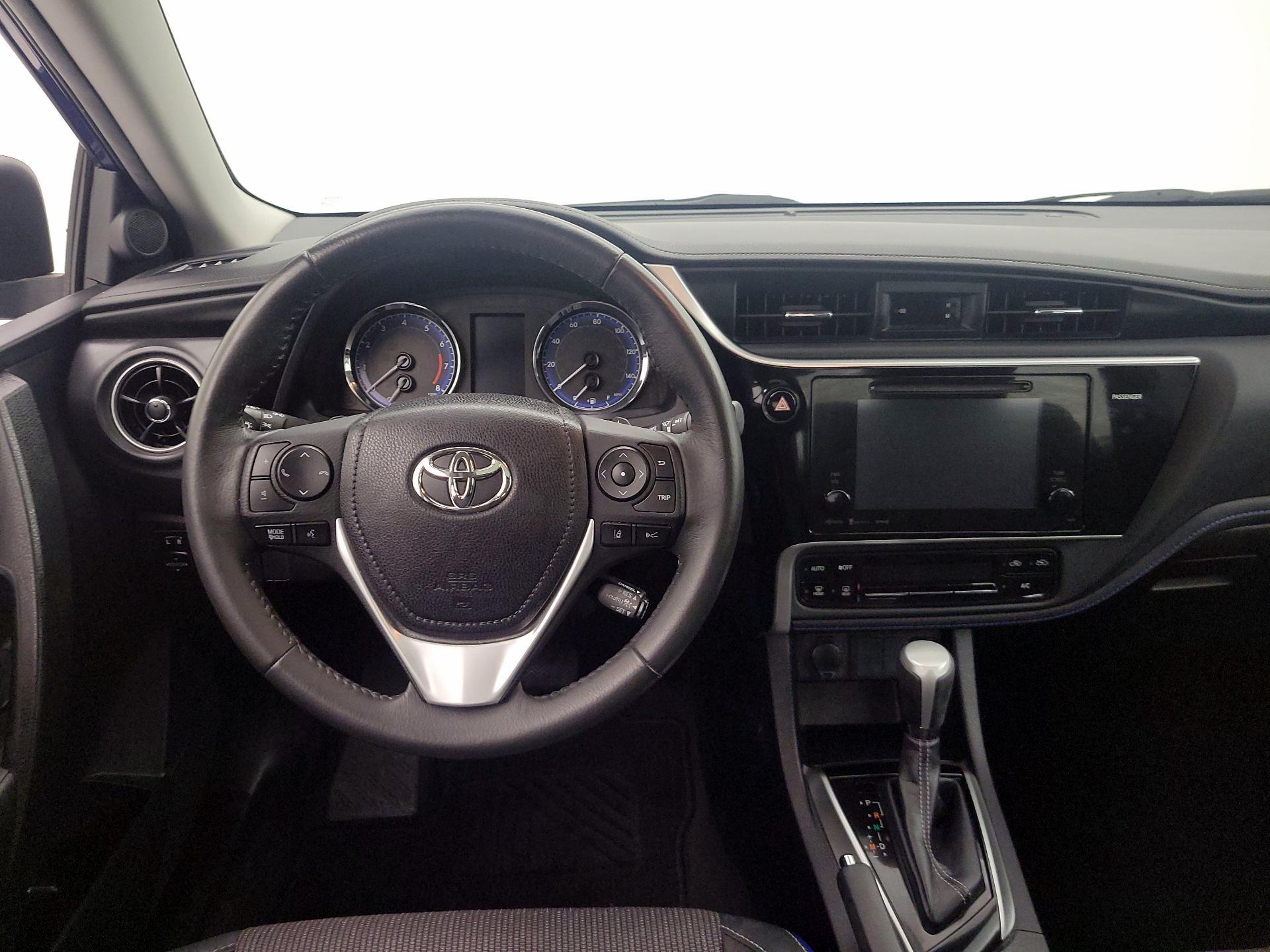 Thumbnail: 2017 Toyota Corolla - 10