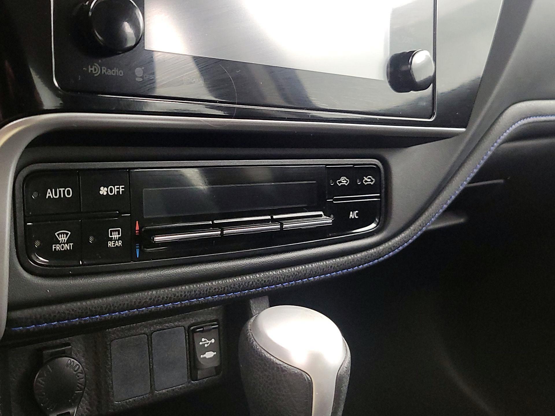 Thumbnail: 2017 Toyota Corolla - 16