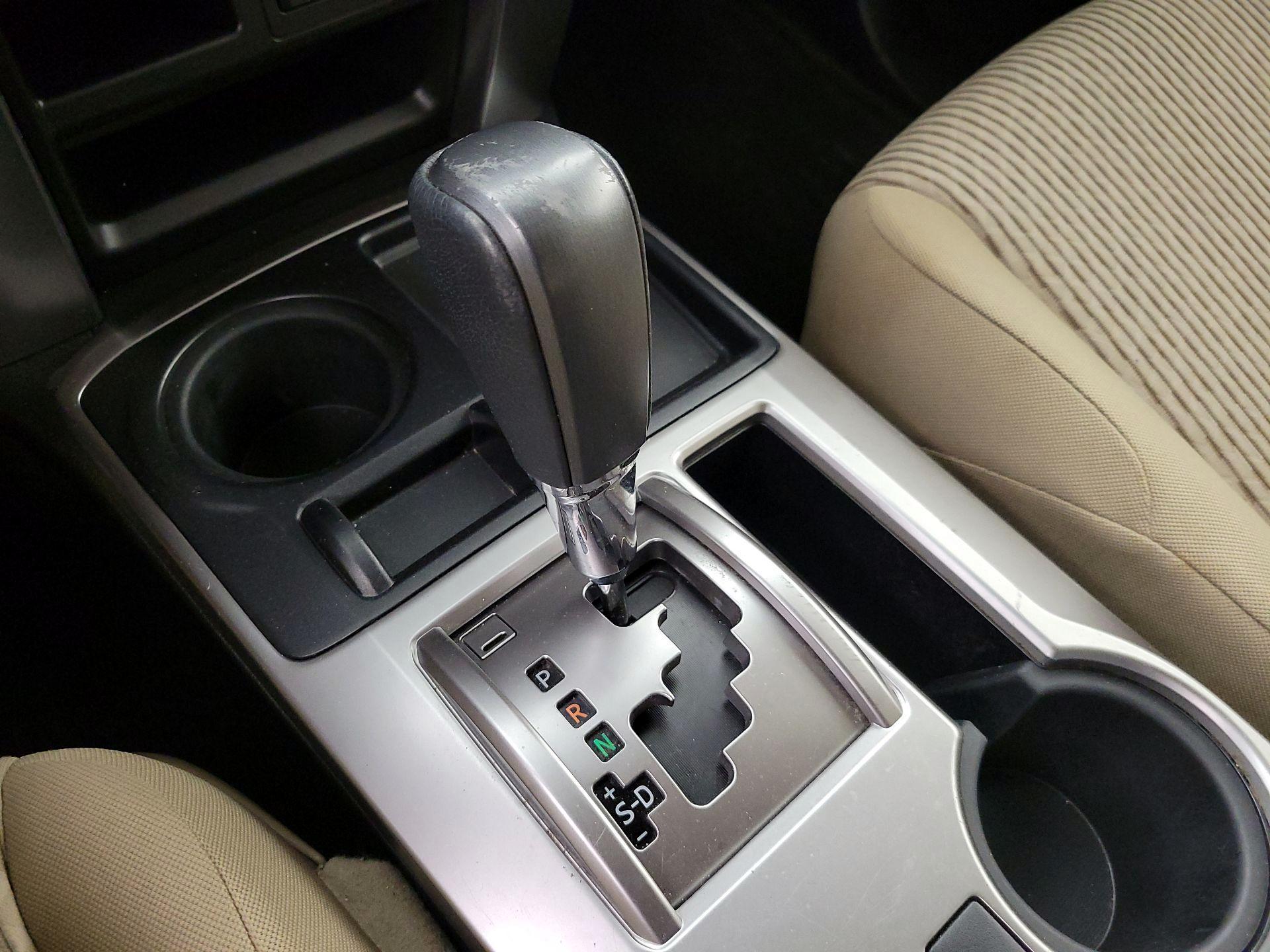 Thumbnail: 2015 Toyota 4Runner - 18