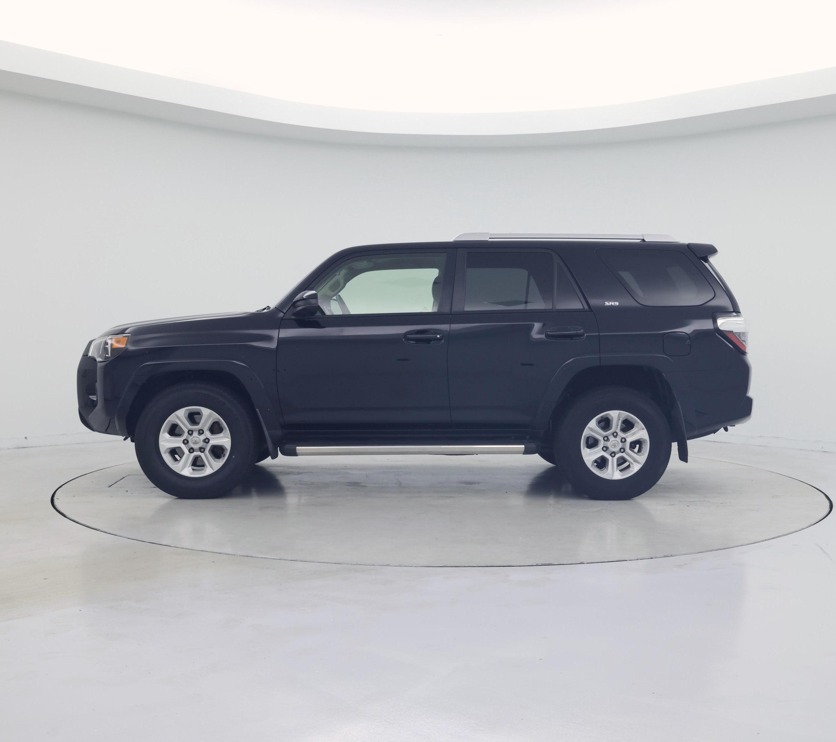Thumbnail: 2015 Toyota 4Runner - 3