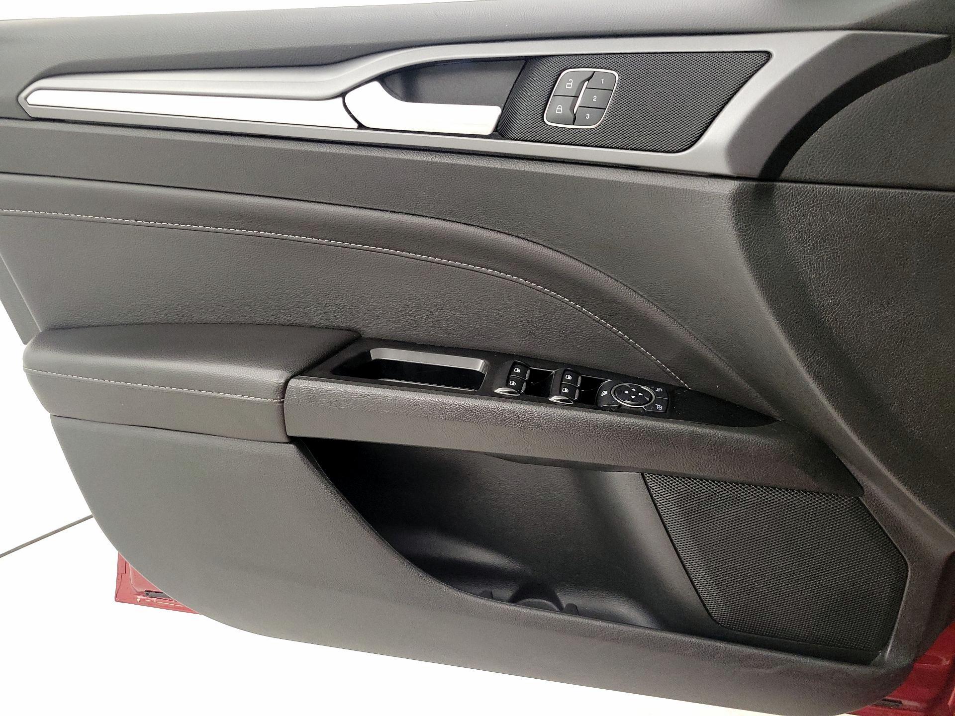 Thumbnail: 2014 Ford Fusion - 12