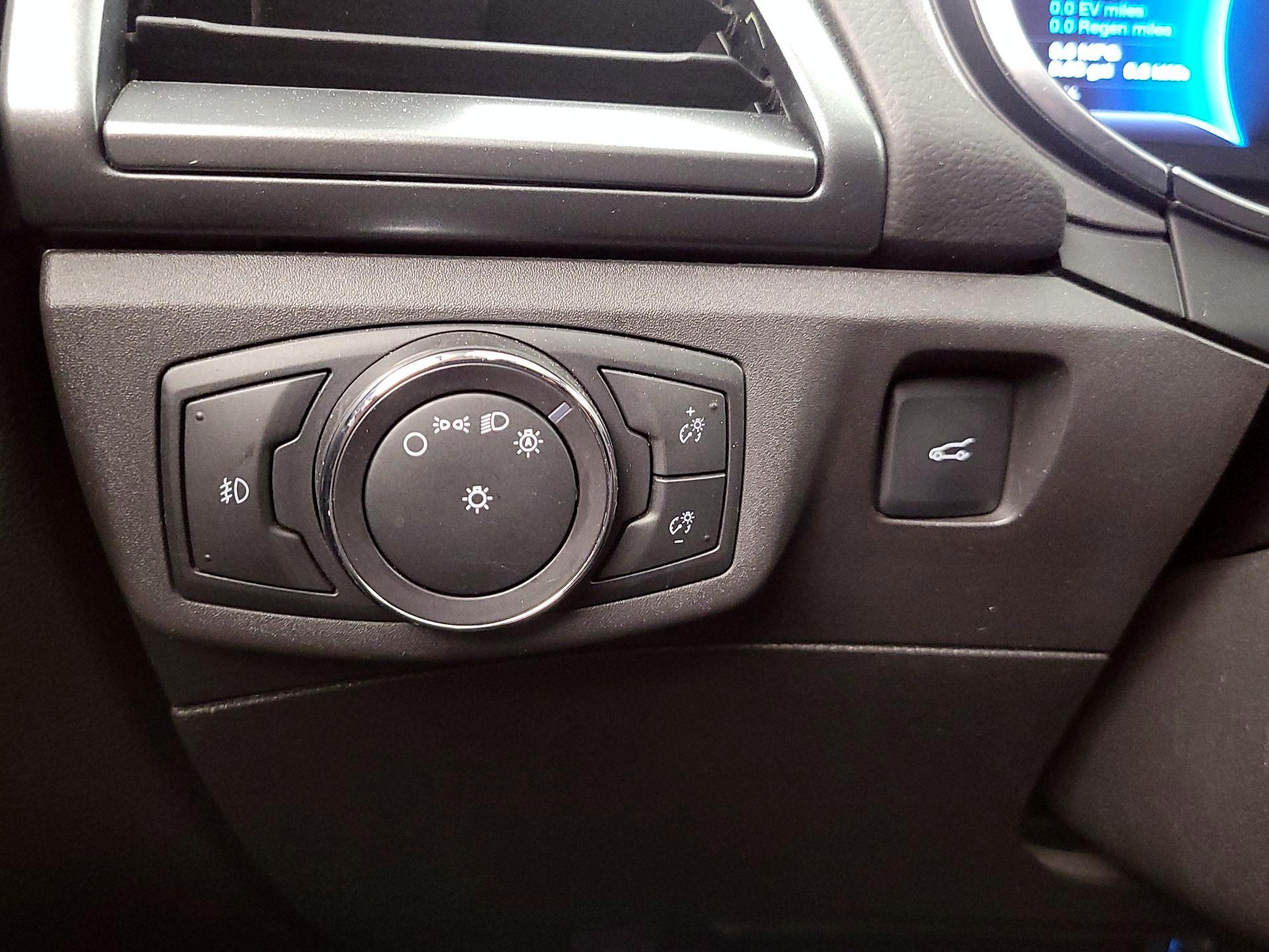 Thumbnail: 2014 Ford Fusion - 13