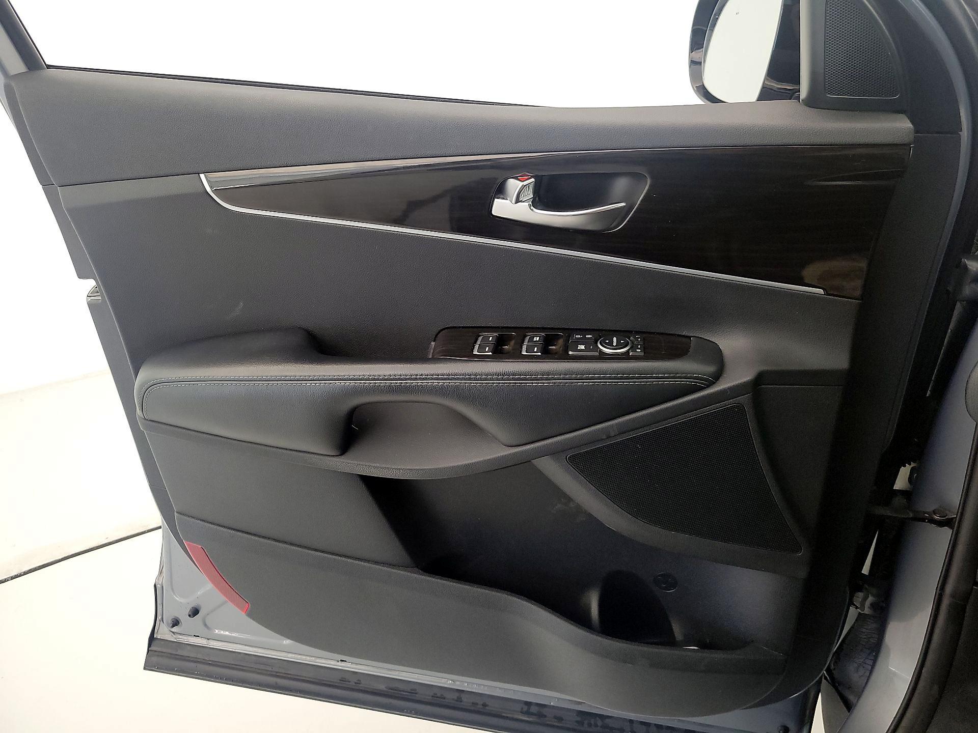Thumbnail: 2019 Kia Sorento - 12