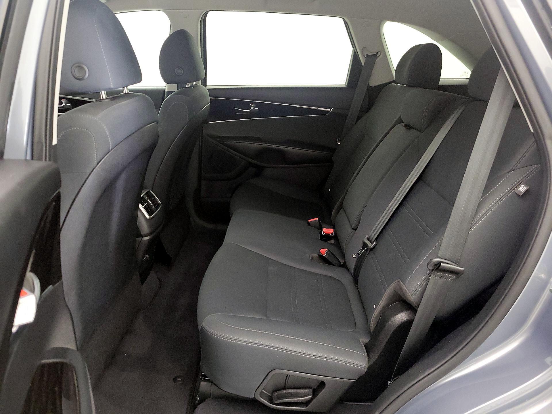 Thumbnail: 2019 Kia Sorento - 19