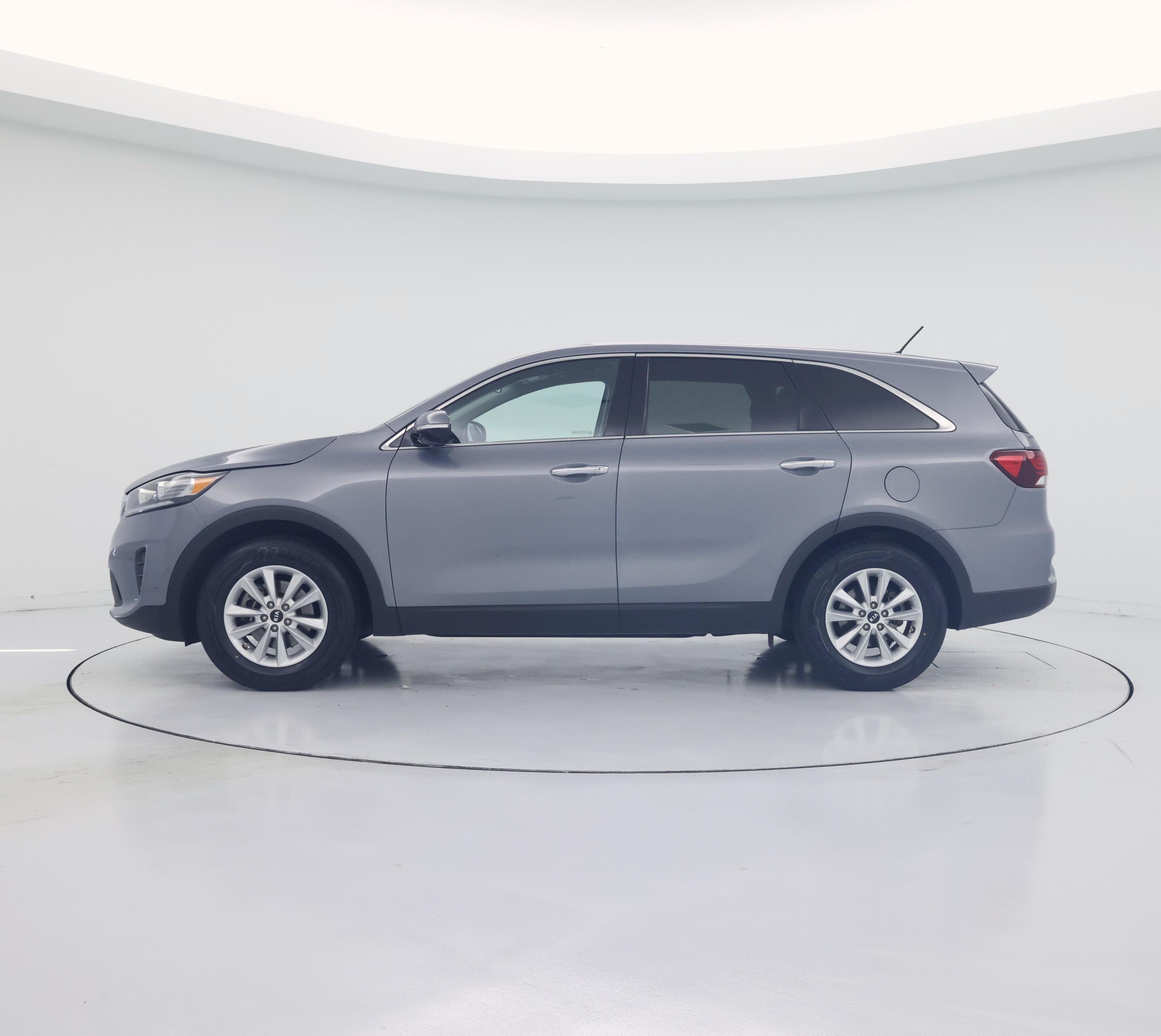 Thumbnail: 2019 Kia Sorento - 3