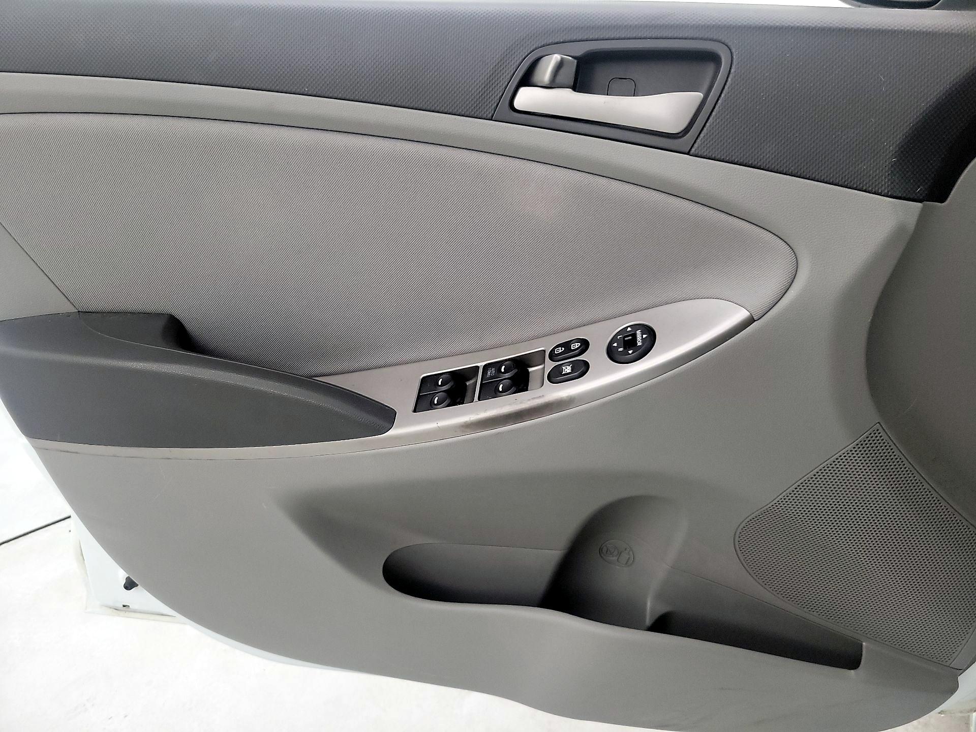 Thumbnail: 2016 Hyundai Accent - 12
