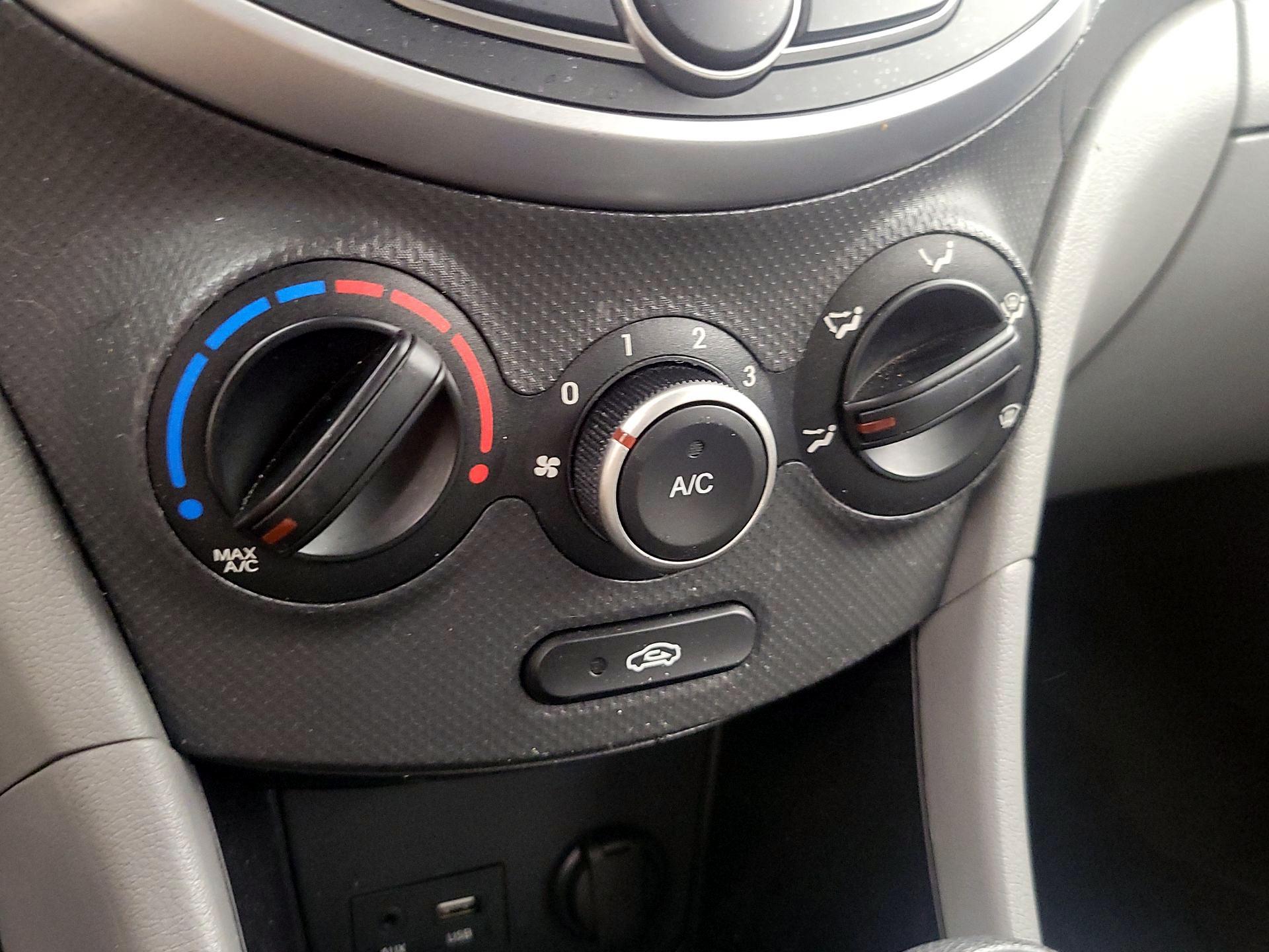 Thumbnail: 2016 Hyundai Accent - 15