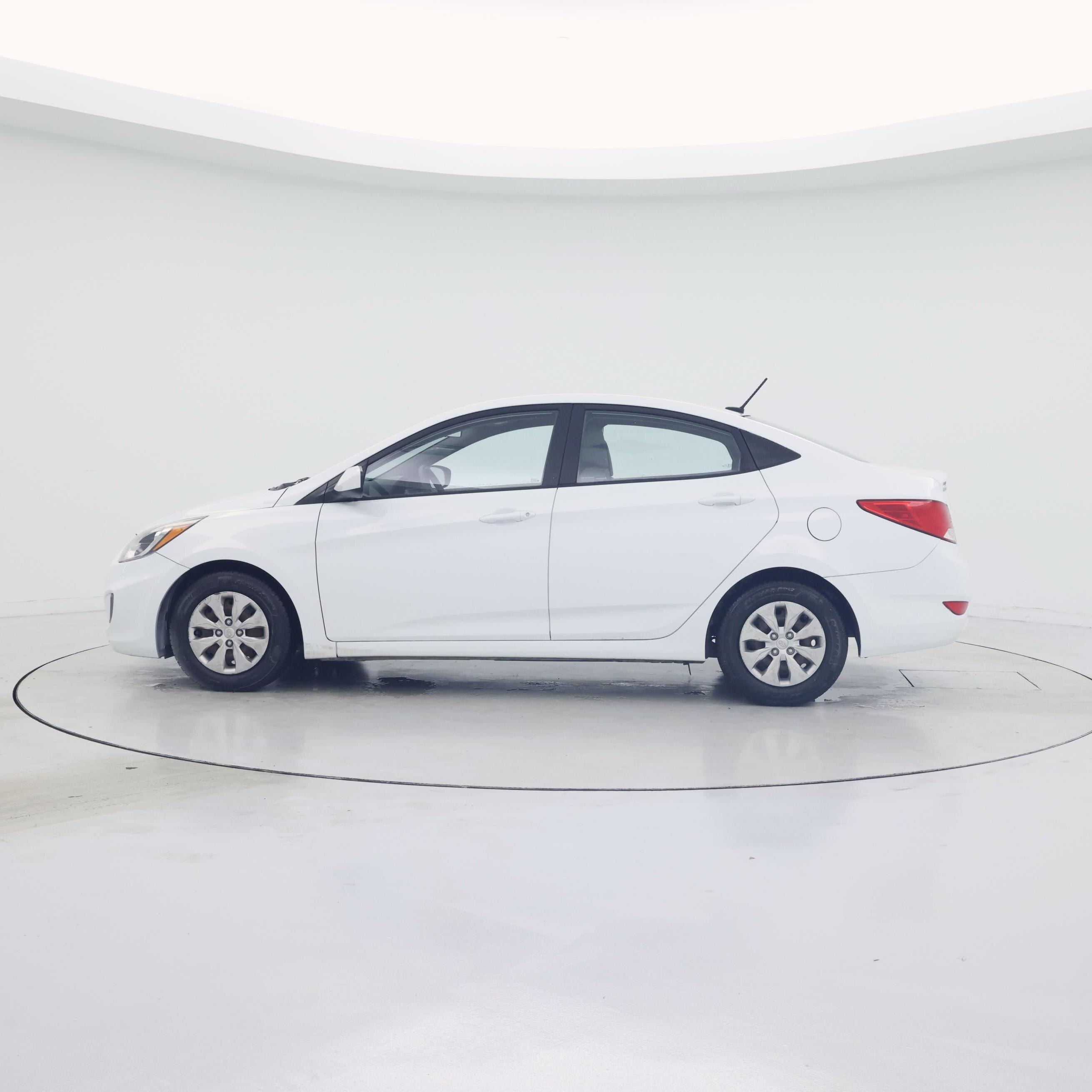 Thumbnail: 2016 Hyundai Accent - 3