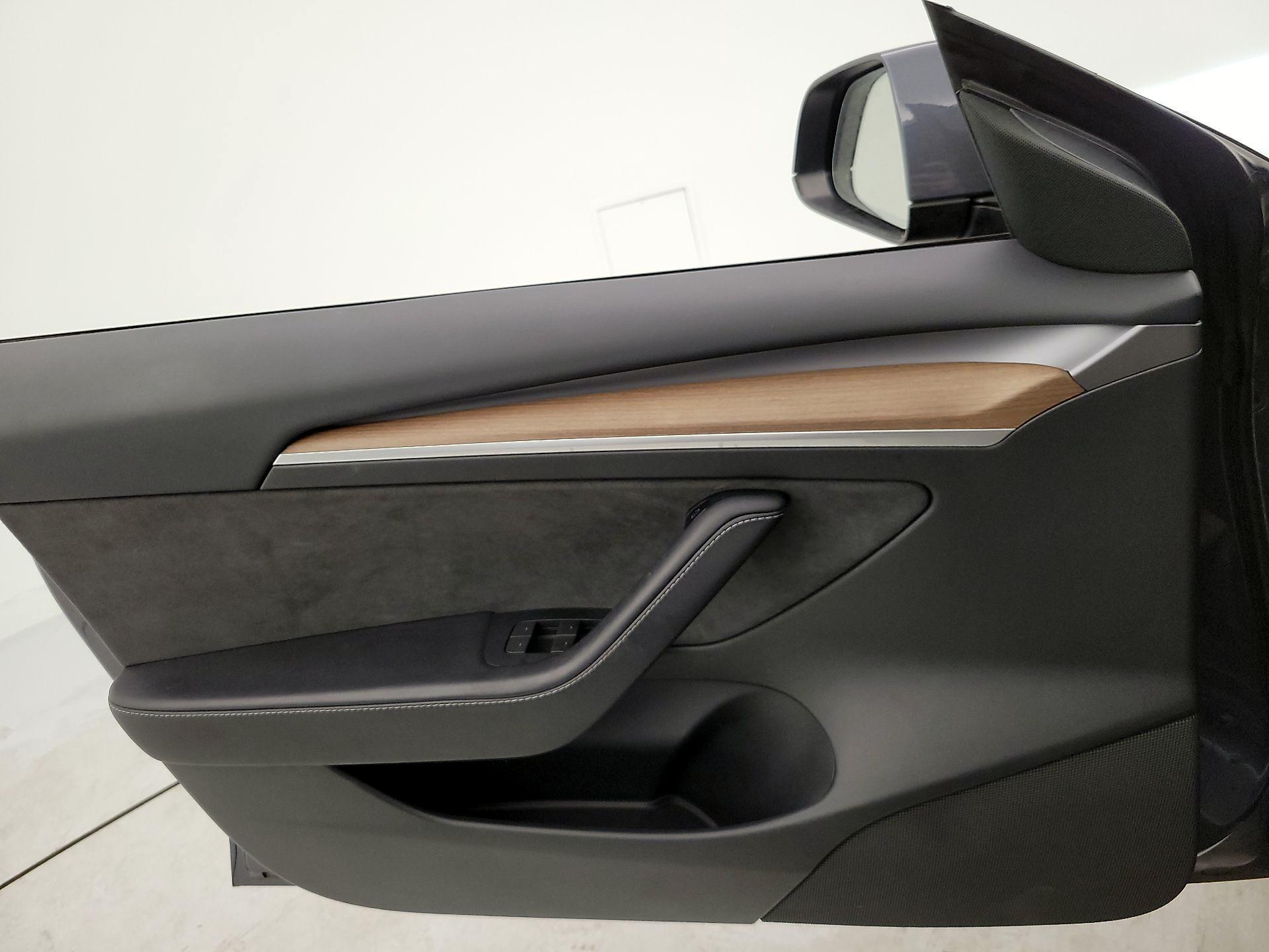 Thumbnail: 2023 Tesla Model 3 - 12
