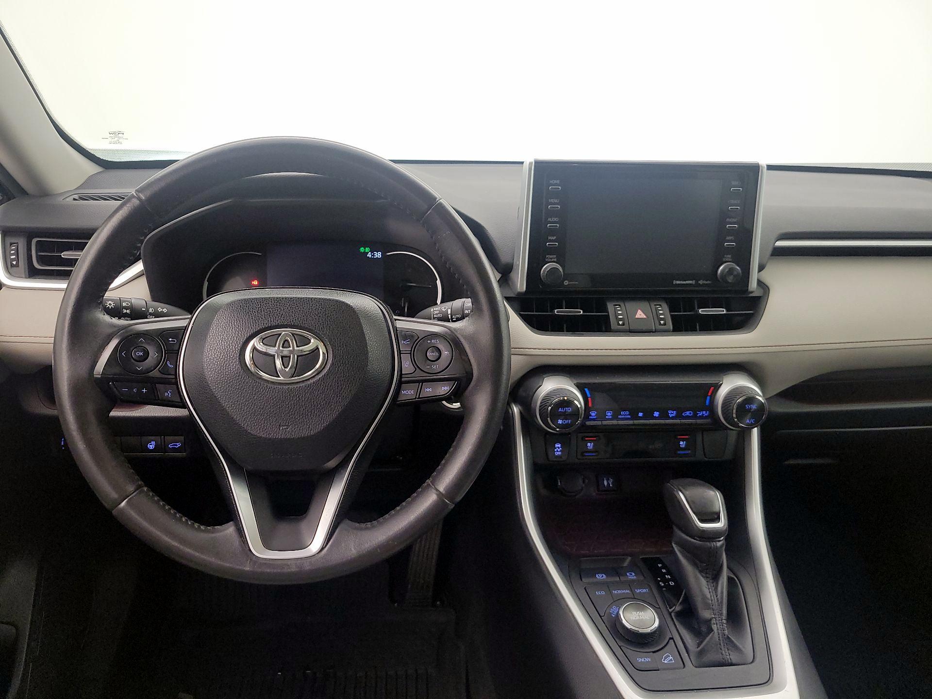 Thumbnail: 2019 Toyota RAV4 - 10