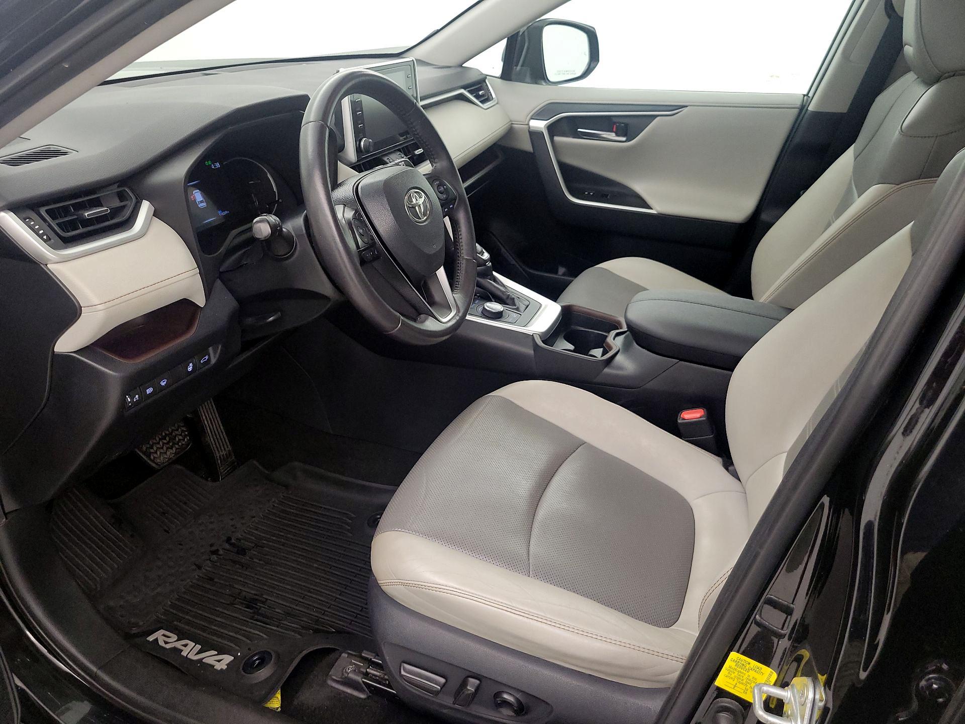 Thumbnail: 2019 Toyota RAV4 - 11