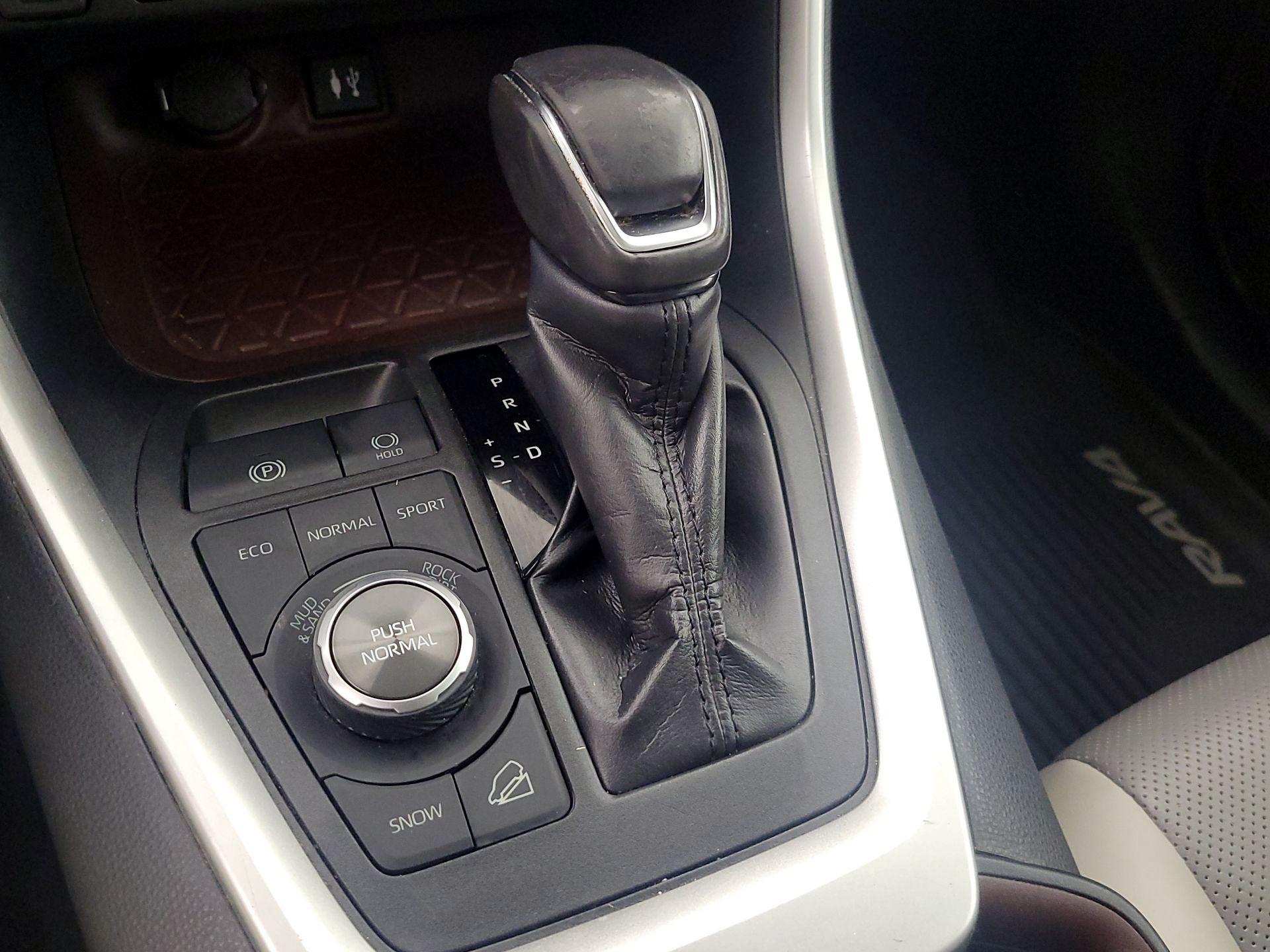 Thumbnail: 2019 Toyota RAV4 - 18