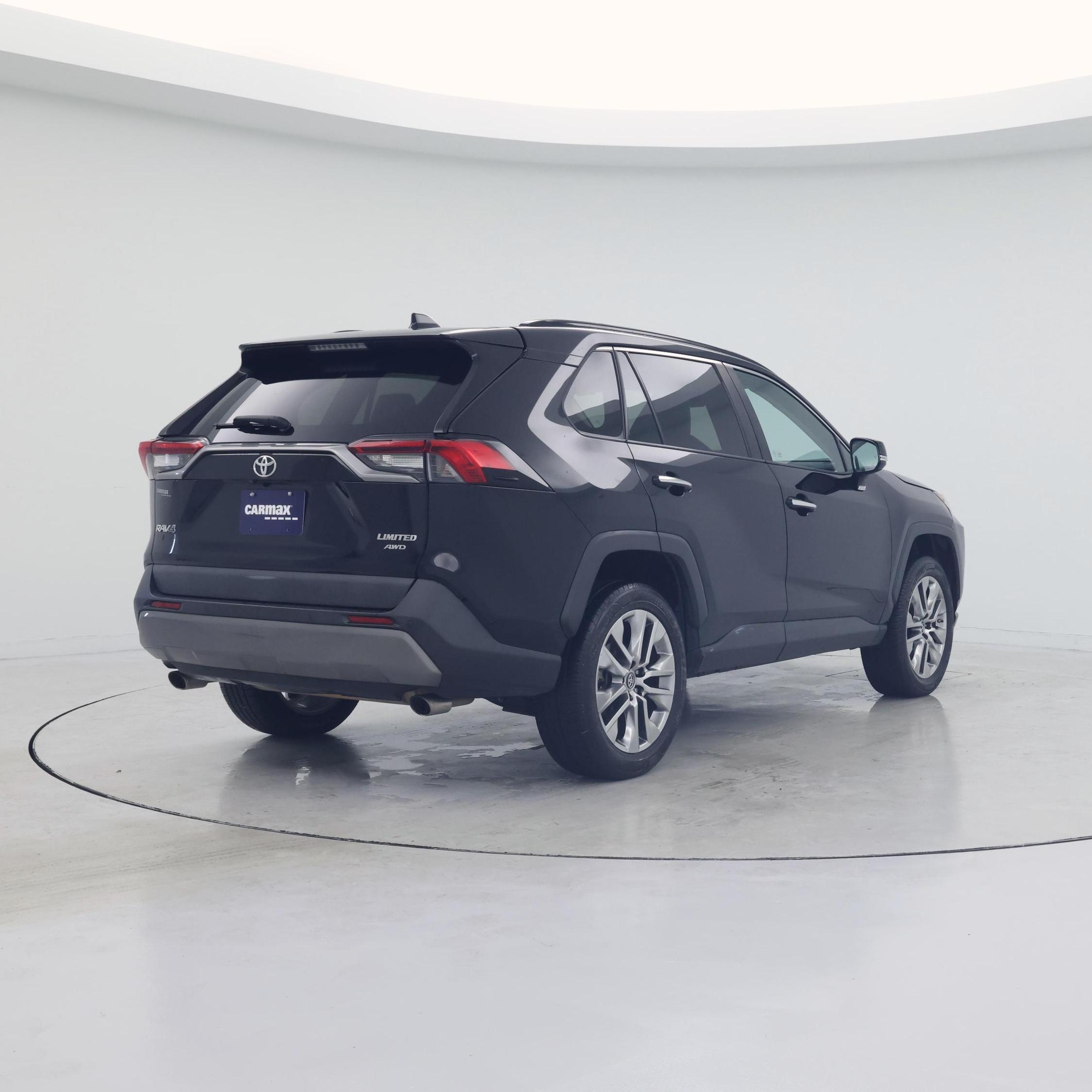Thumbnail: 2019 Toyota RAV4 - 8