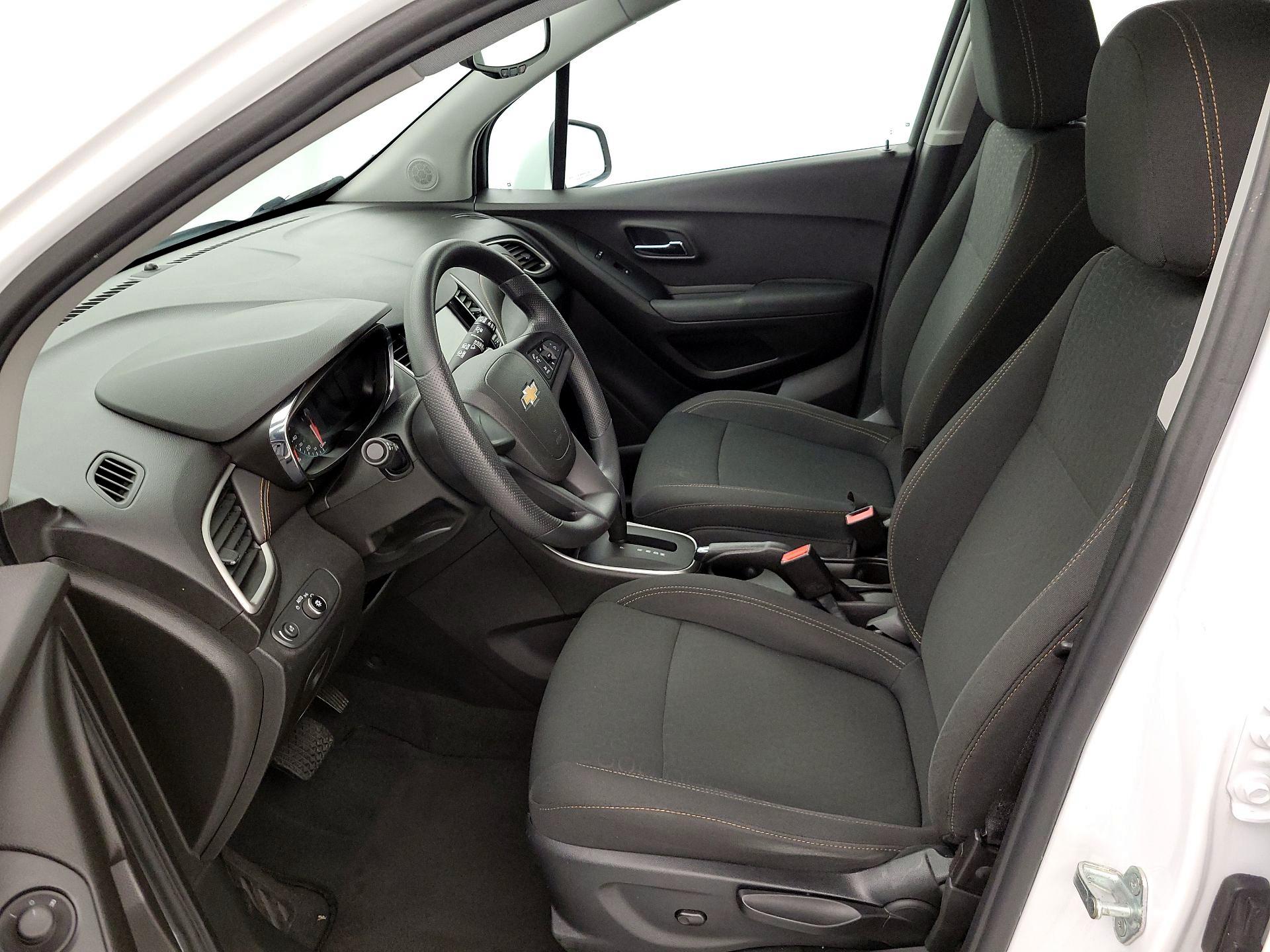 Thumbnail: 2017 Chevrolet Trax - 11