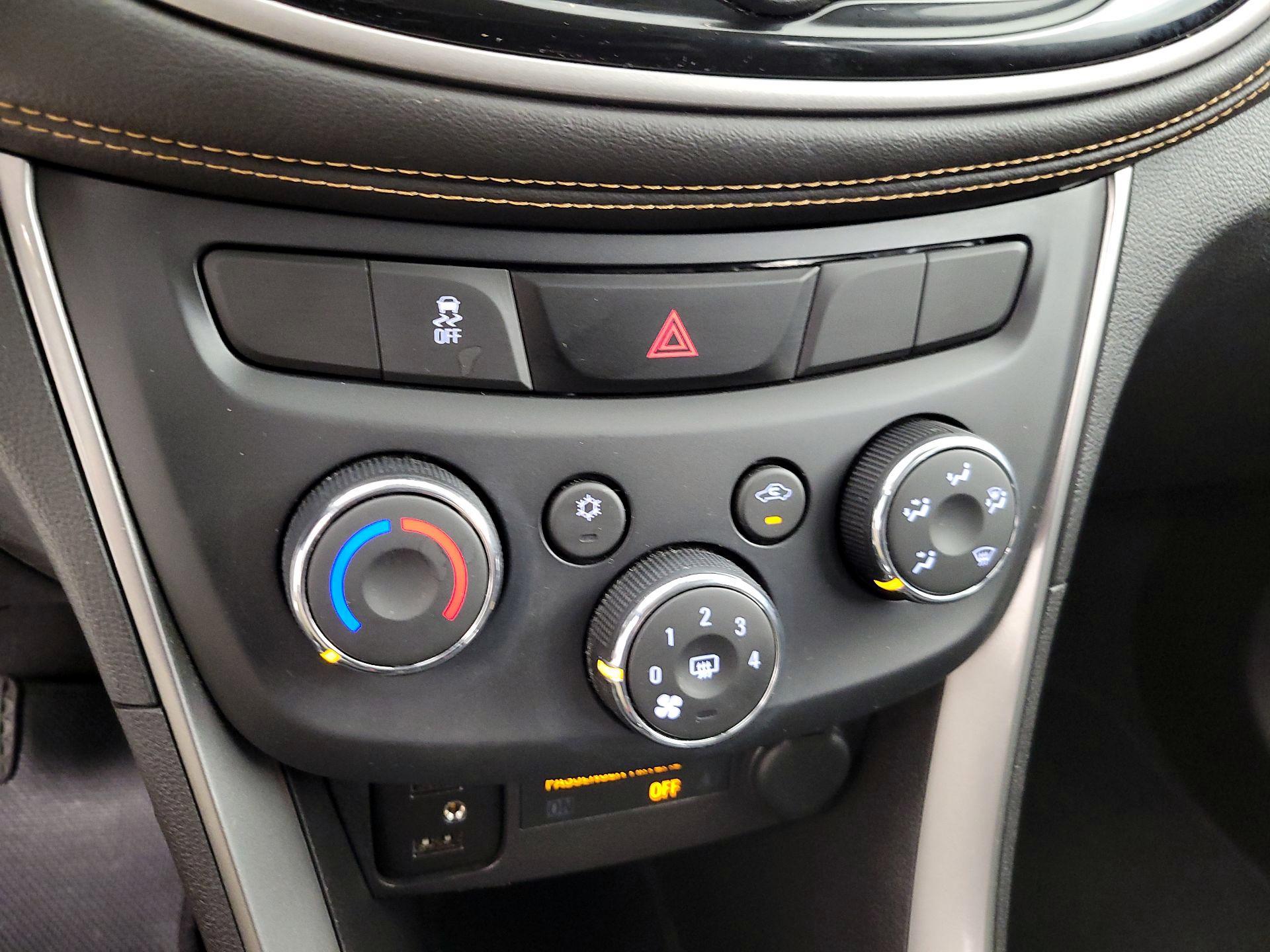 Thumbnail: 2017 Chevrolet Trax - 16