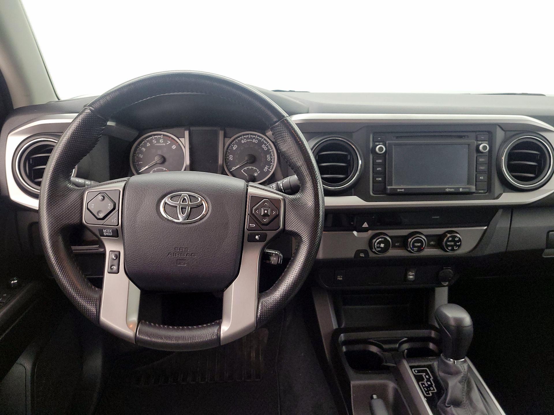 Thumbnail: 2016 Toyota Tacoma - 10