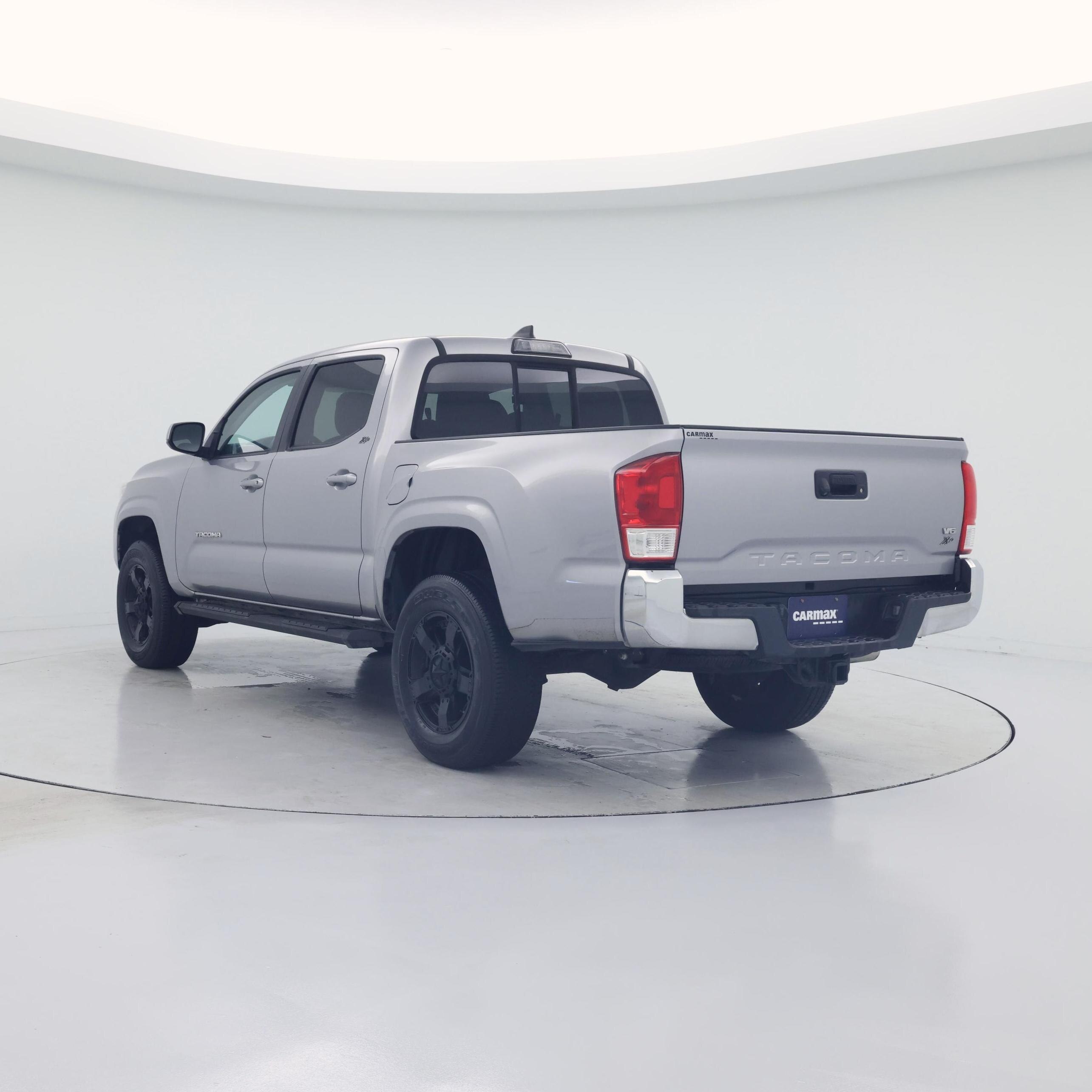 Thumbnail: 2016 Toyota Tacoma - 2