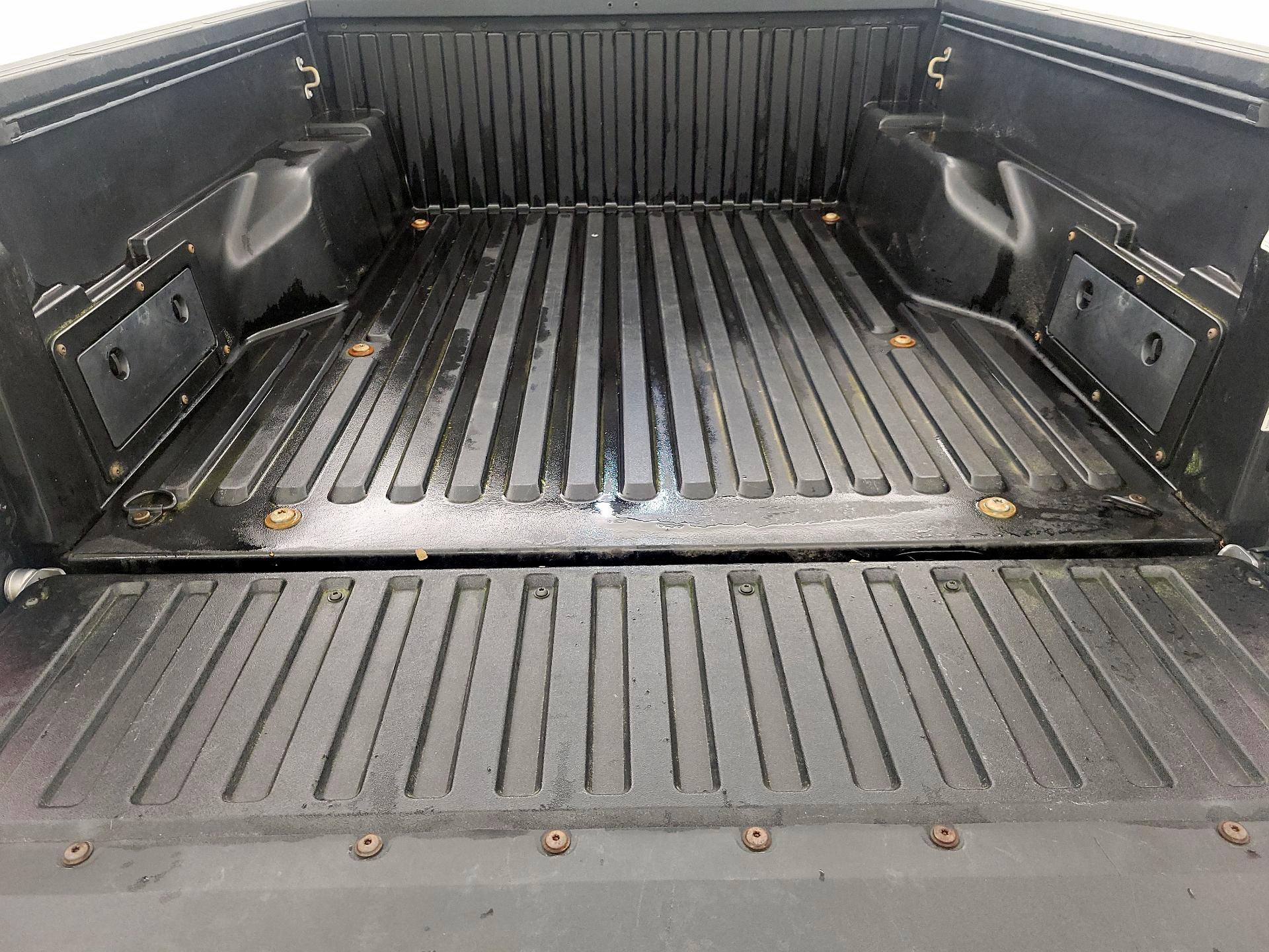 Thumbnail: 2016 Toyota Tacoma - 20