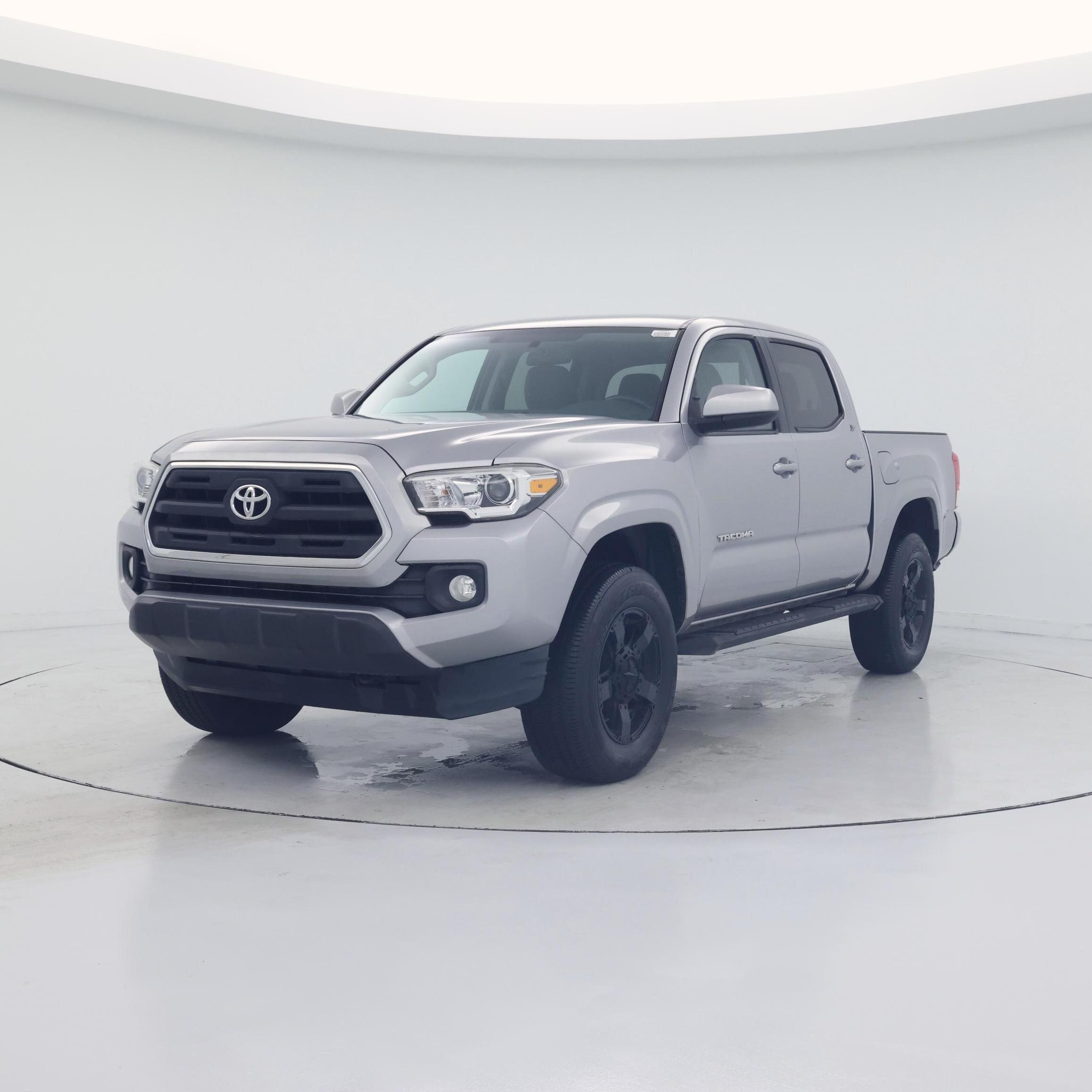 Thumbnail: 2016 Toyota Tacoma - 4
