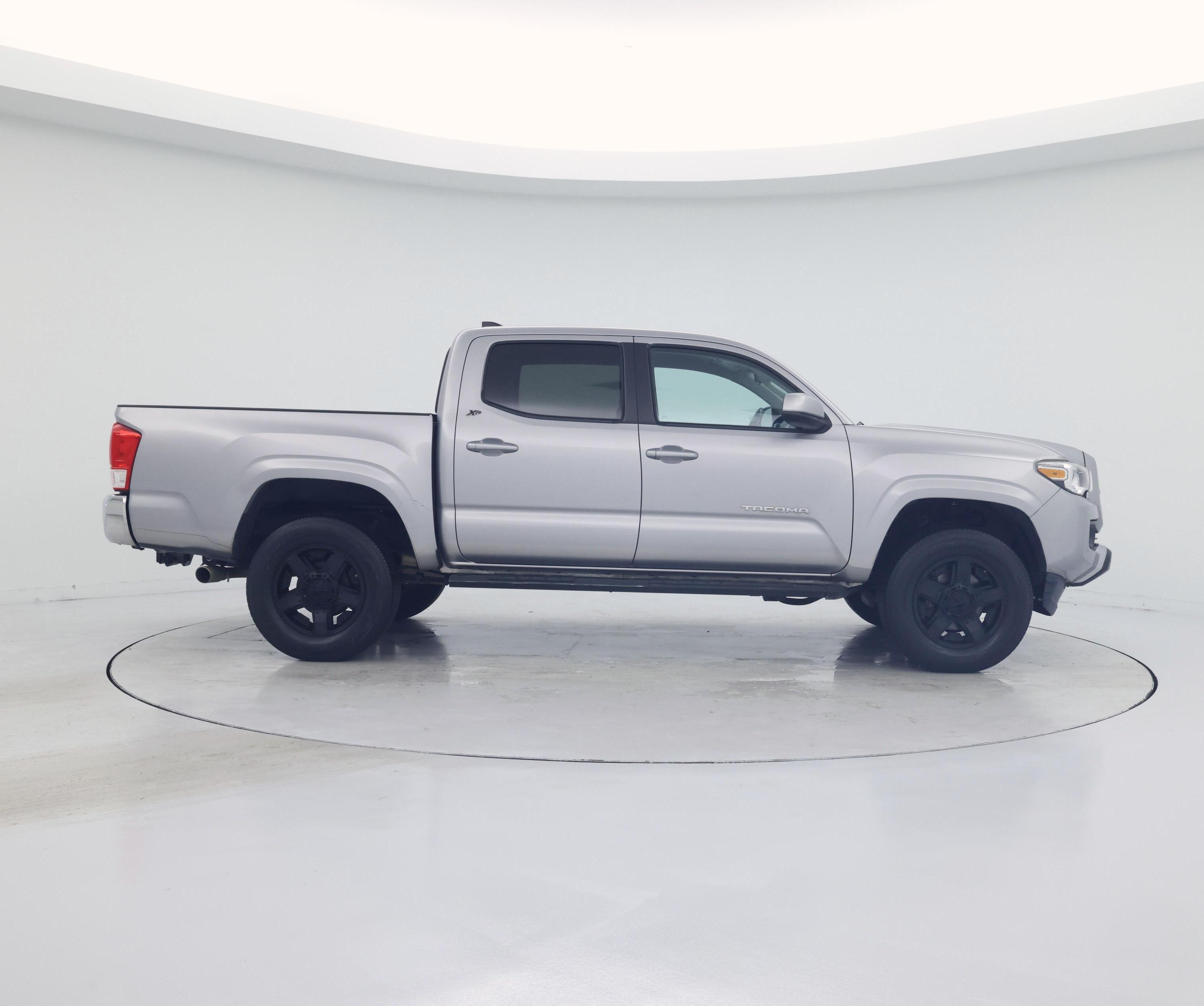 Thumbnail: 2016 Toyota Tacoma - 7