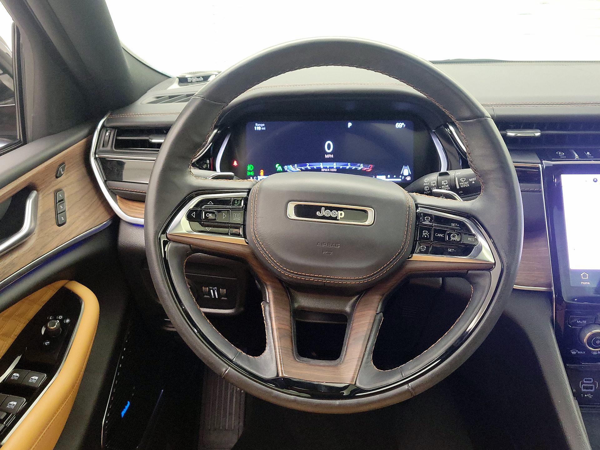 Thumbnail: 2023 Jeep Grand Cherokee - 10