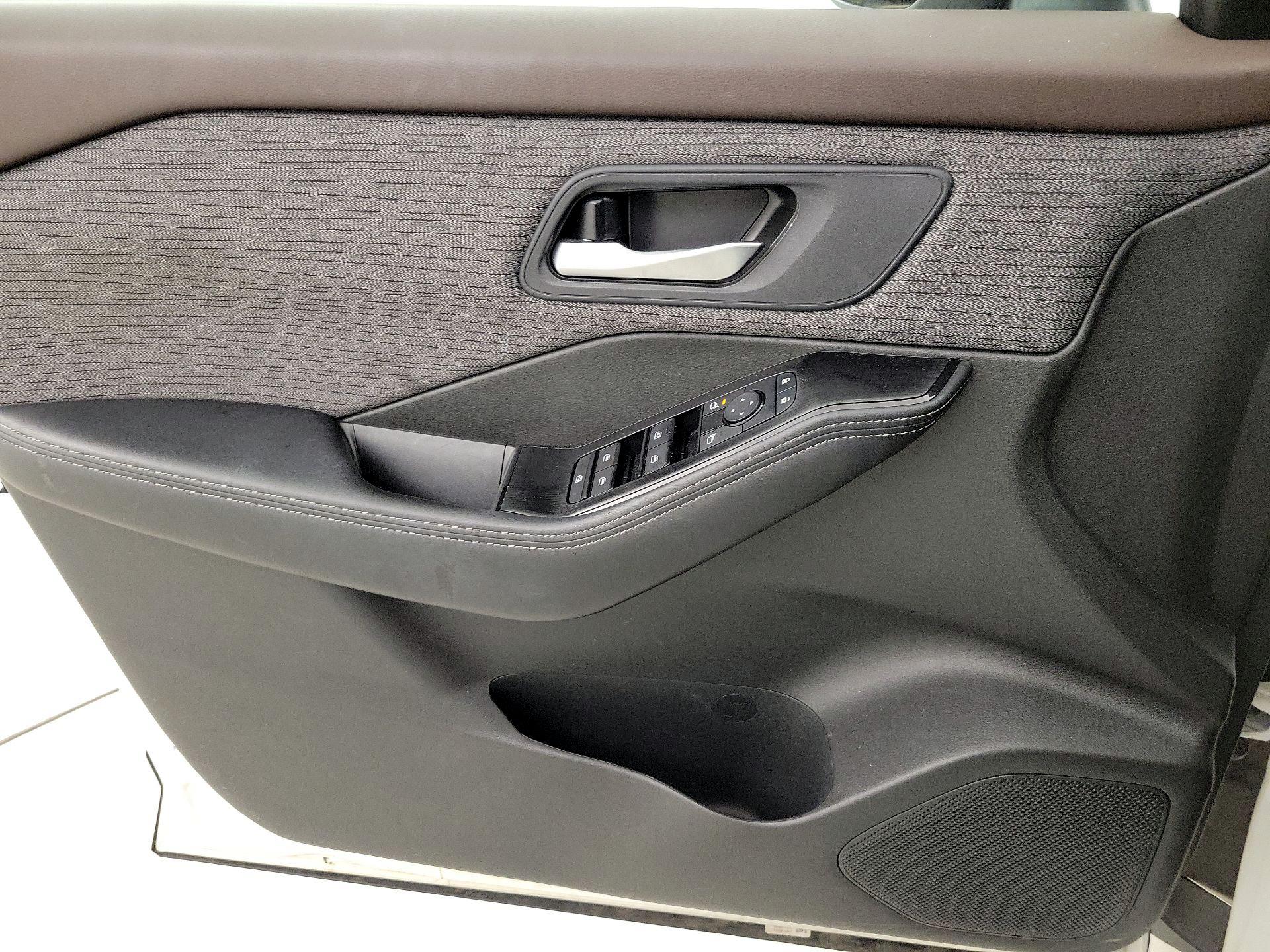 Thumbnail: 2023 Nissan Rogue - 12