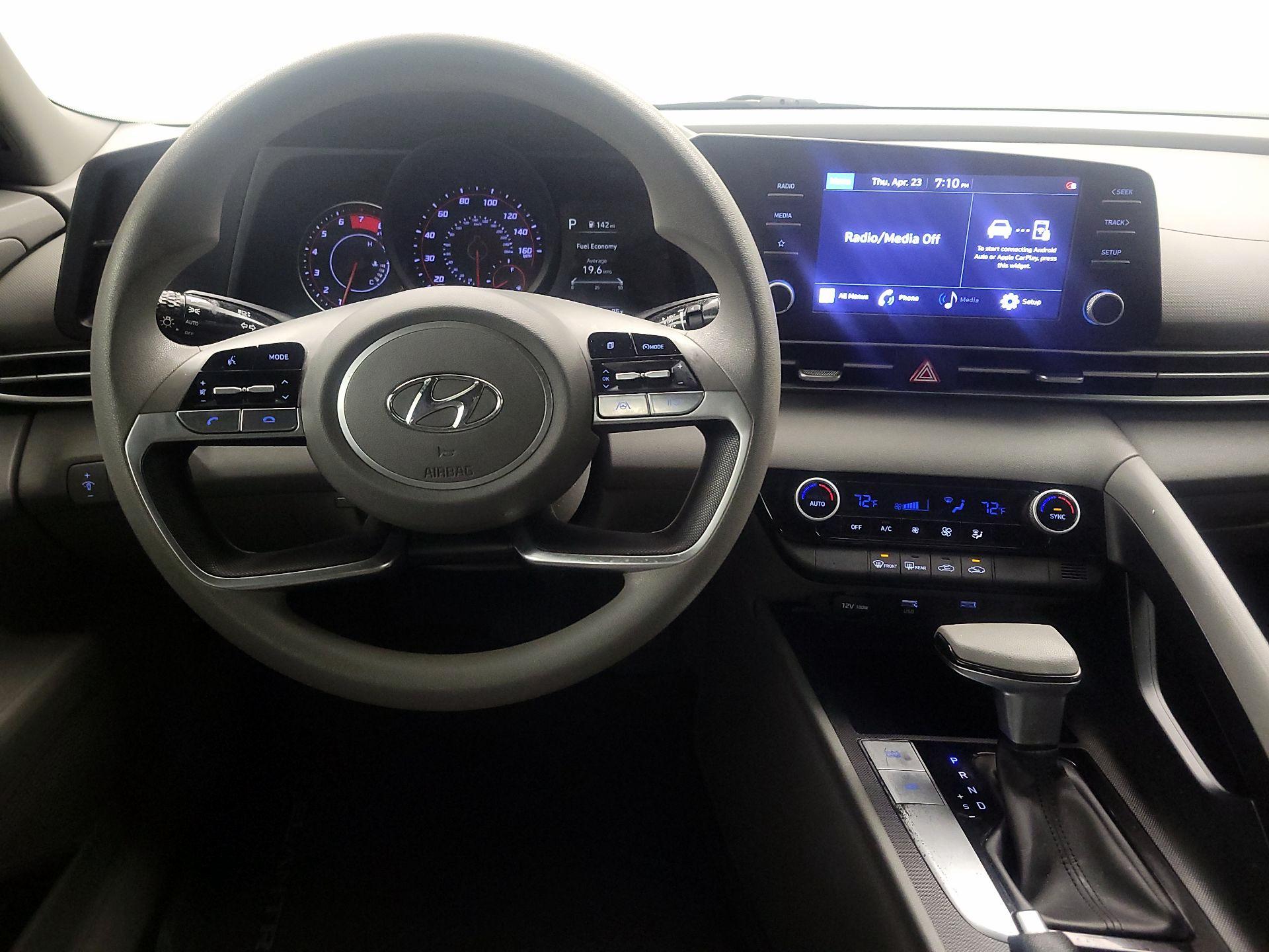 Thumbnail: 2022 Hyundai Elantra - 10