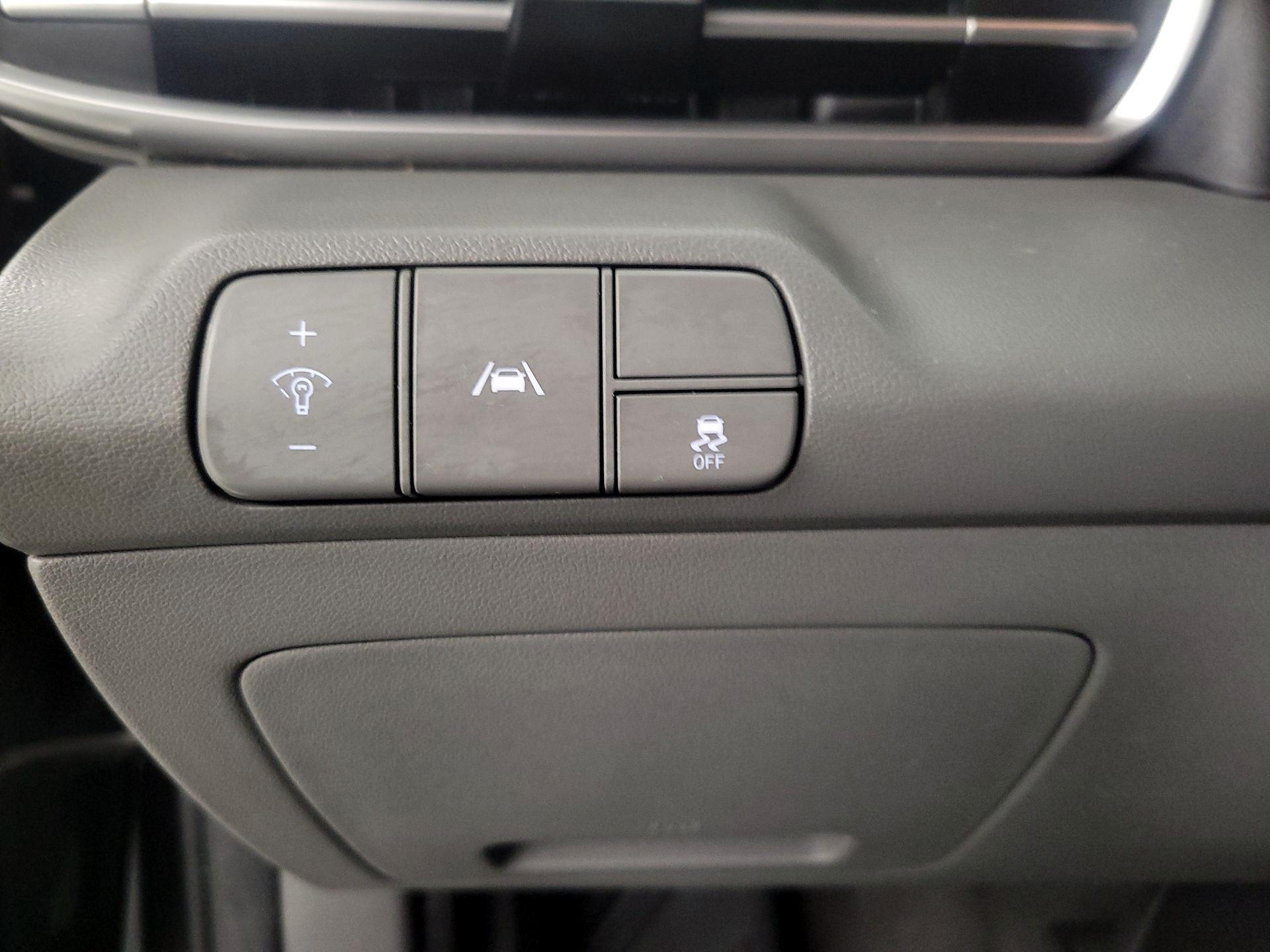 Thumbnail: 2022 Hyundai Elantra - 13