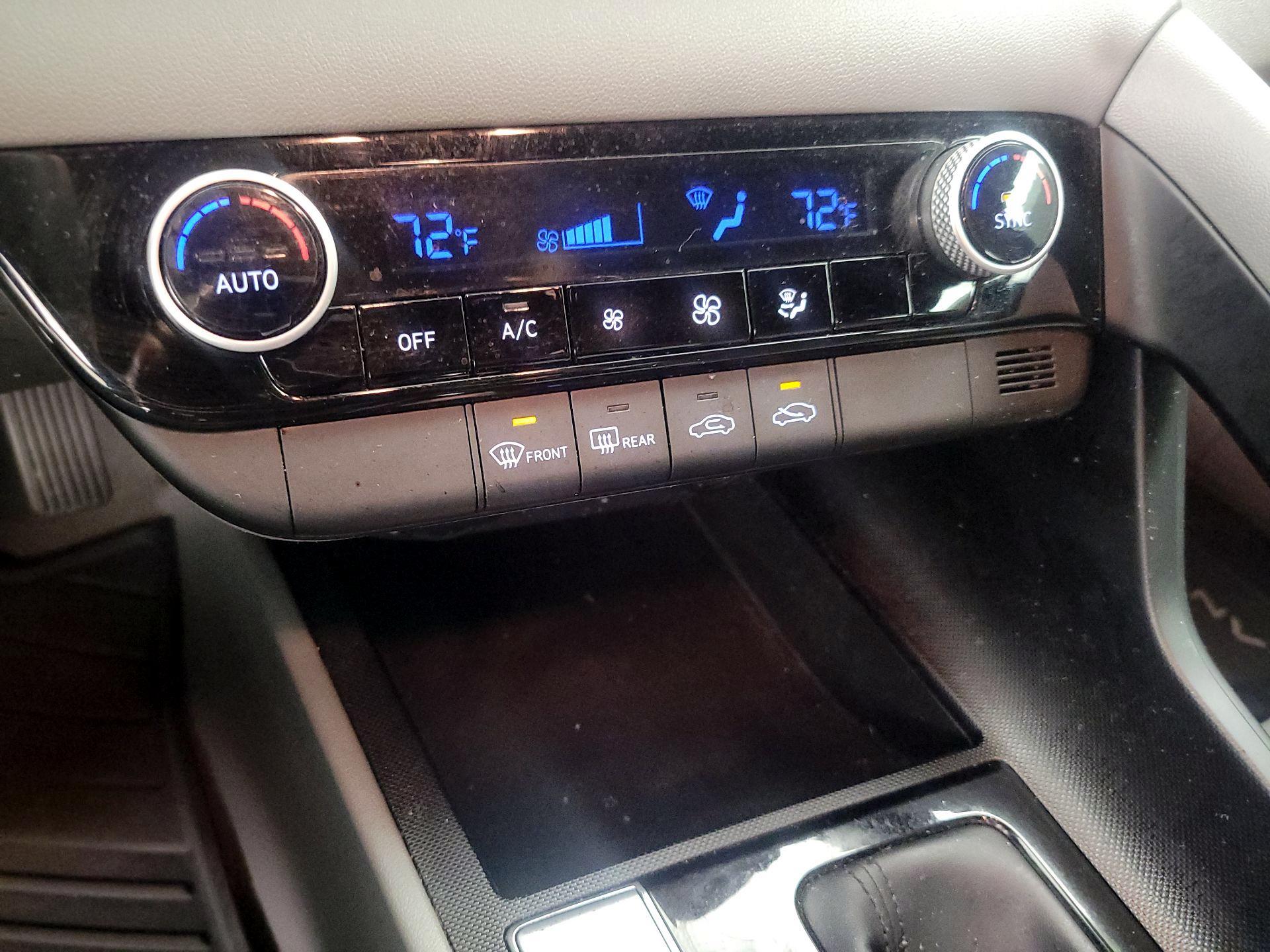 Thumbnail: 2022 Hyundai Elantra - 16