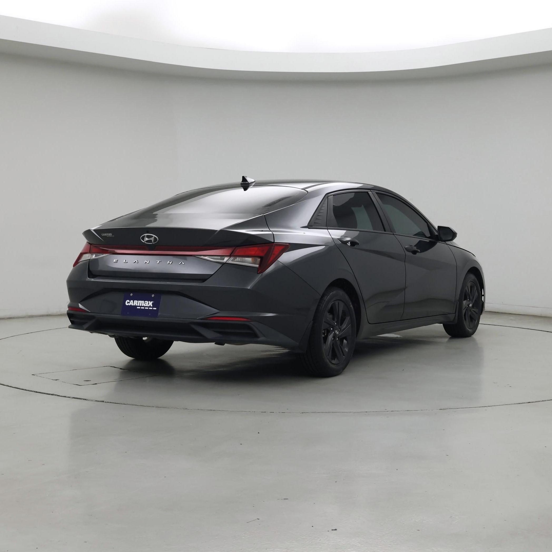 Thumbnail: 2022 Hyundai Elantra - 8