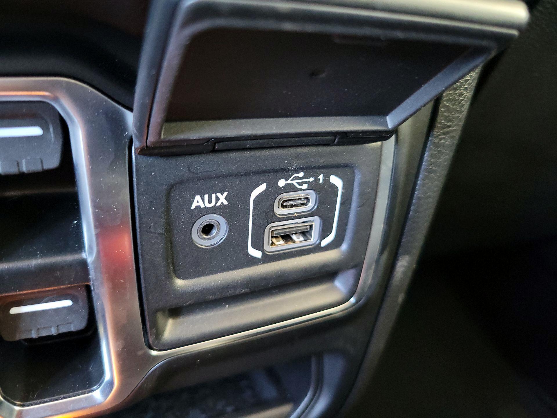 Thumbnail: 2025 Jeep Wrangler - 18