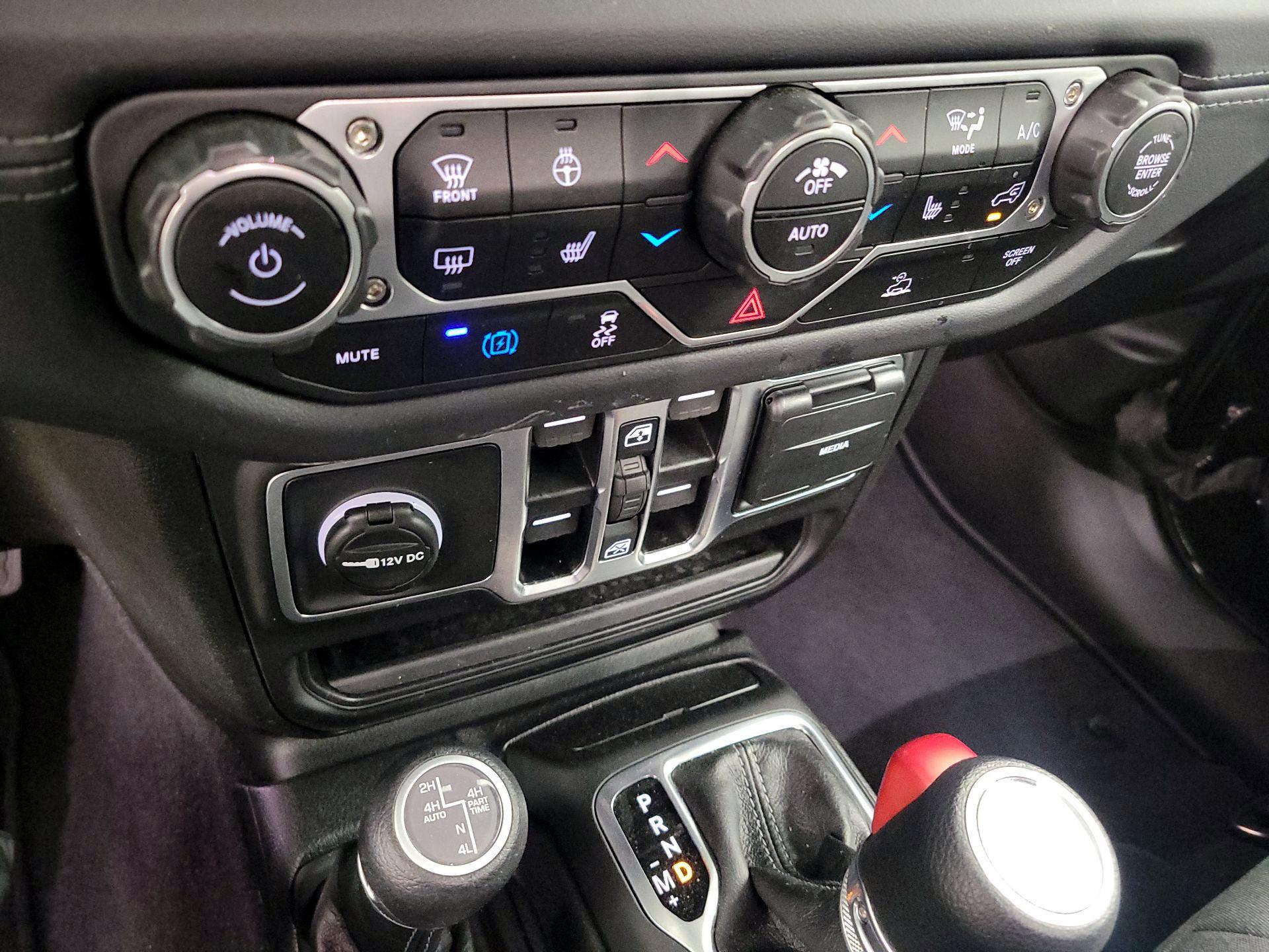 Thumbnail: 2025 Jeep Wrangler - 16