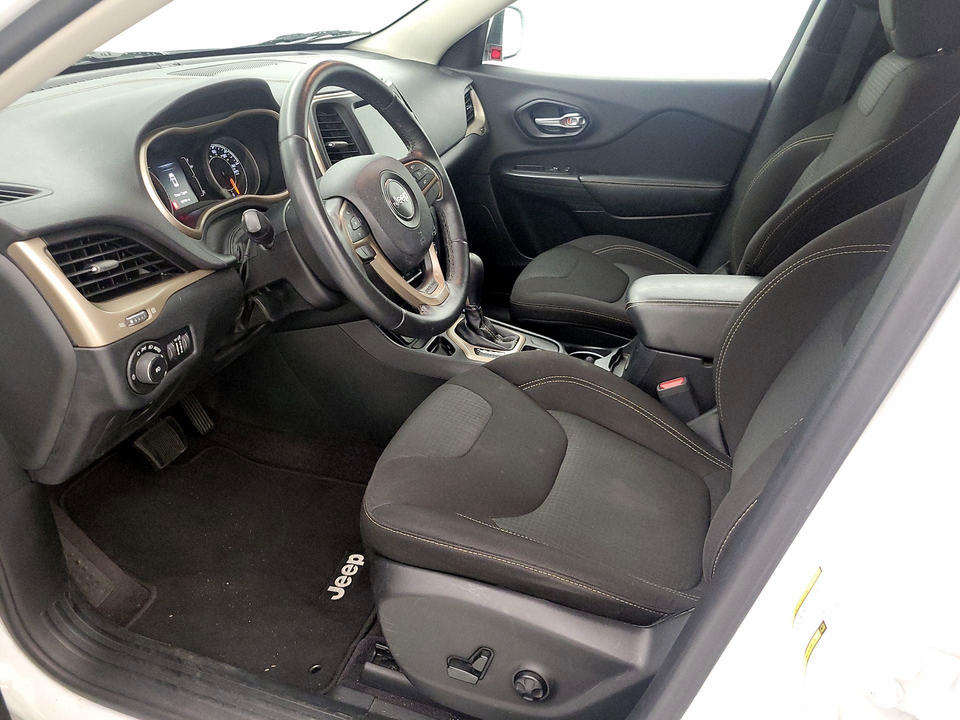 Thumbnail: 2016 Jeep Cherokee - 11