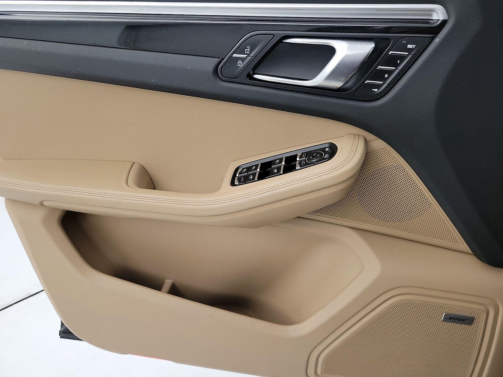 Thumbnail: 2019 Porsche Macan - 12