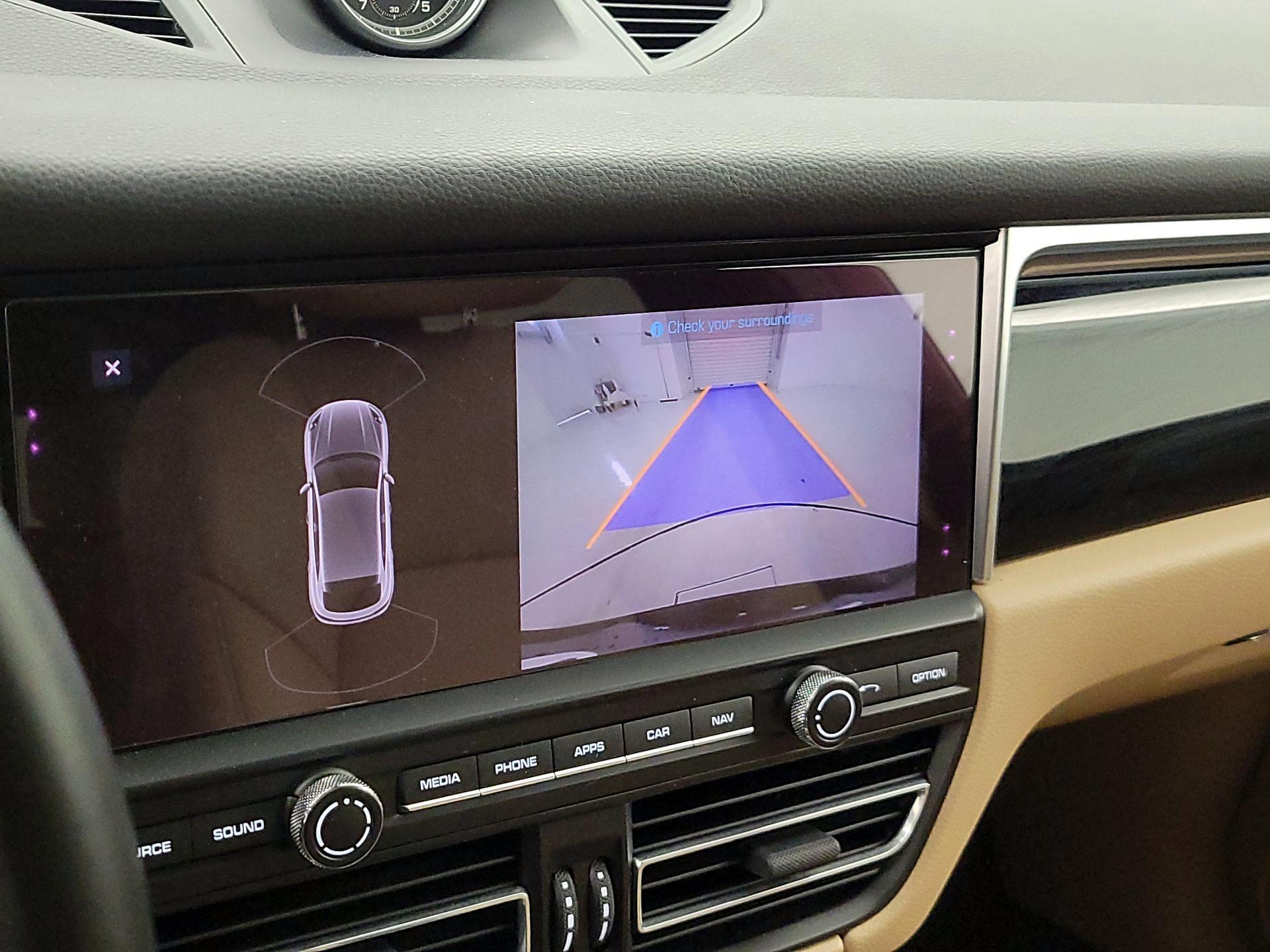 Thumbnail: 2019 Porsche Macan - 15