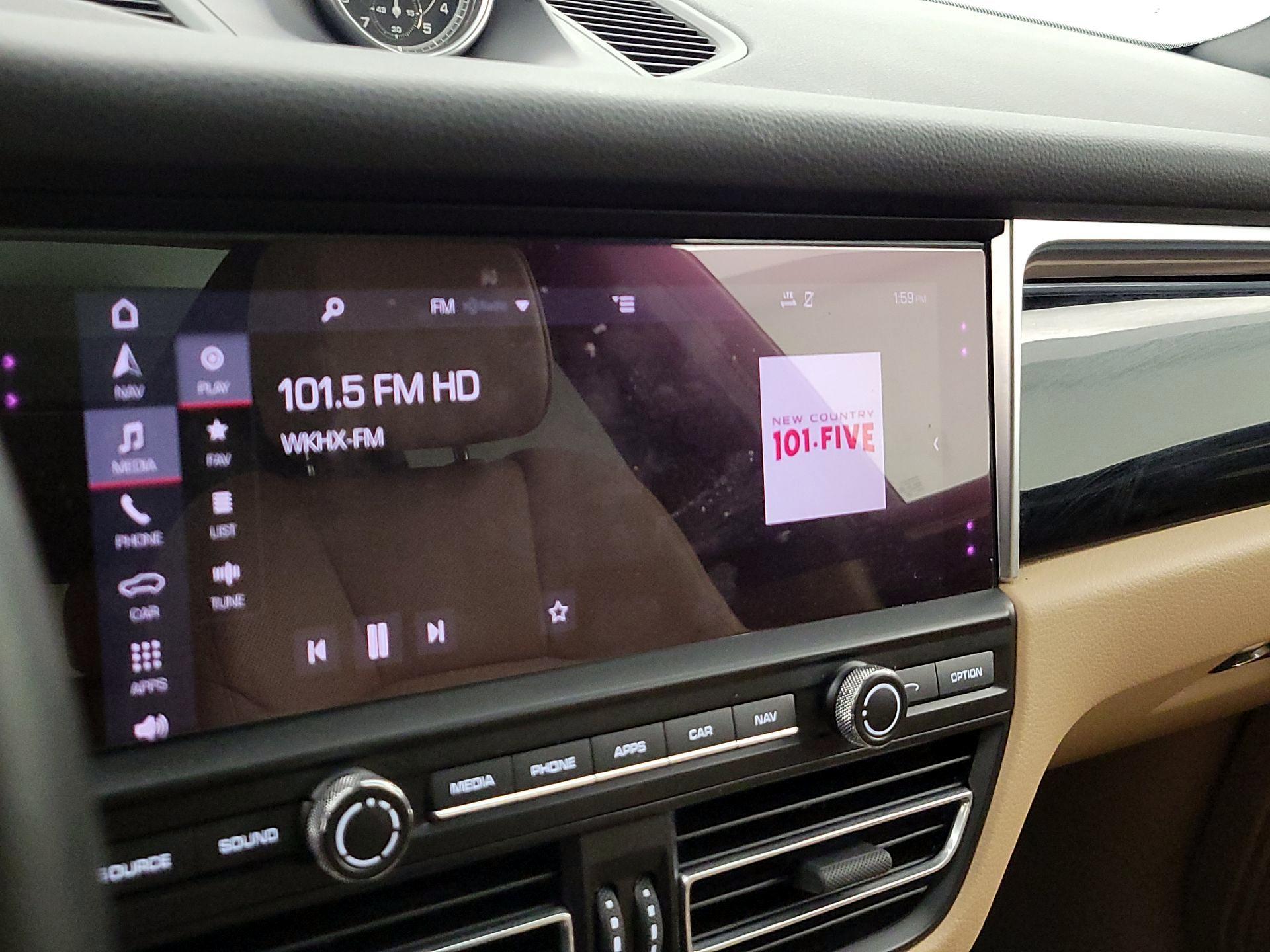 Thumbnail: 2019 Porsche Macan - 16