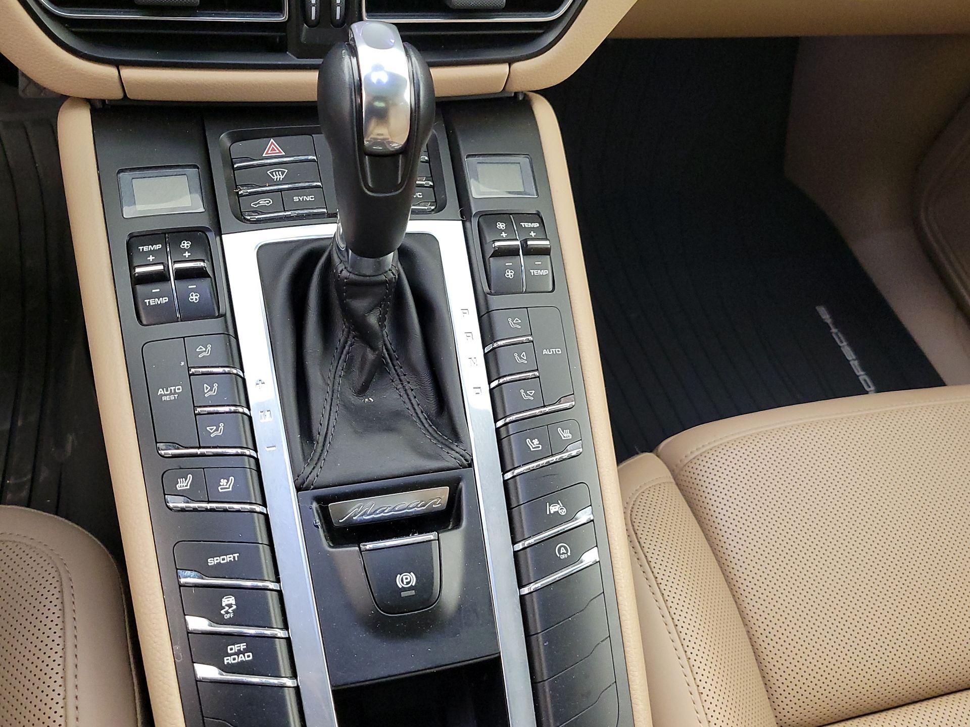 Thumbnail: 2019 Porsche Macan - 17