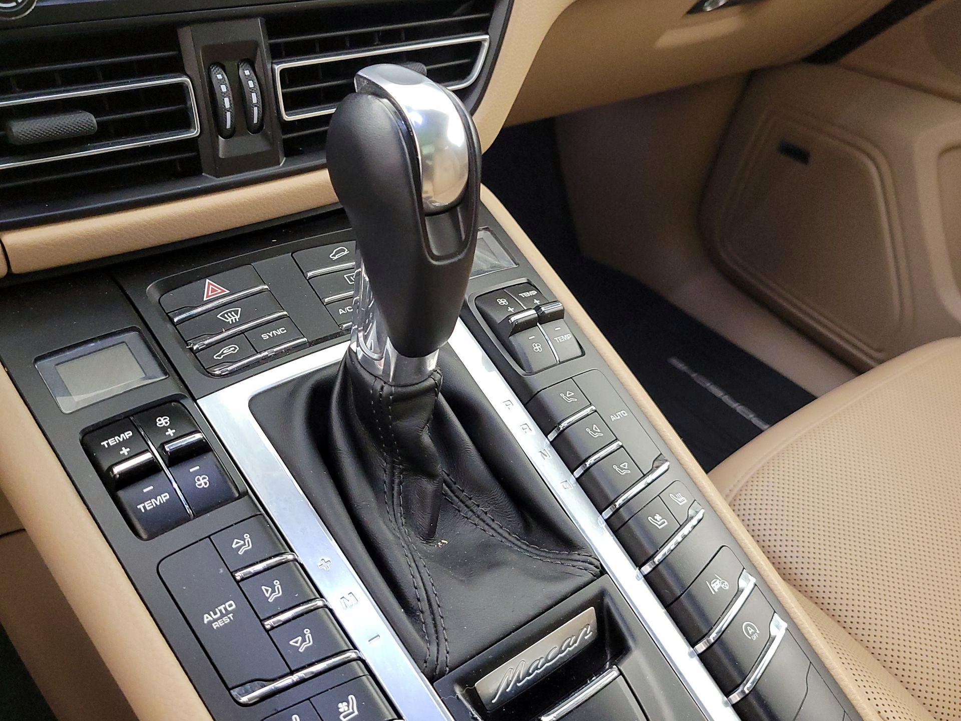 Thumbnail: 2019 Porsche Macan - 18