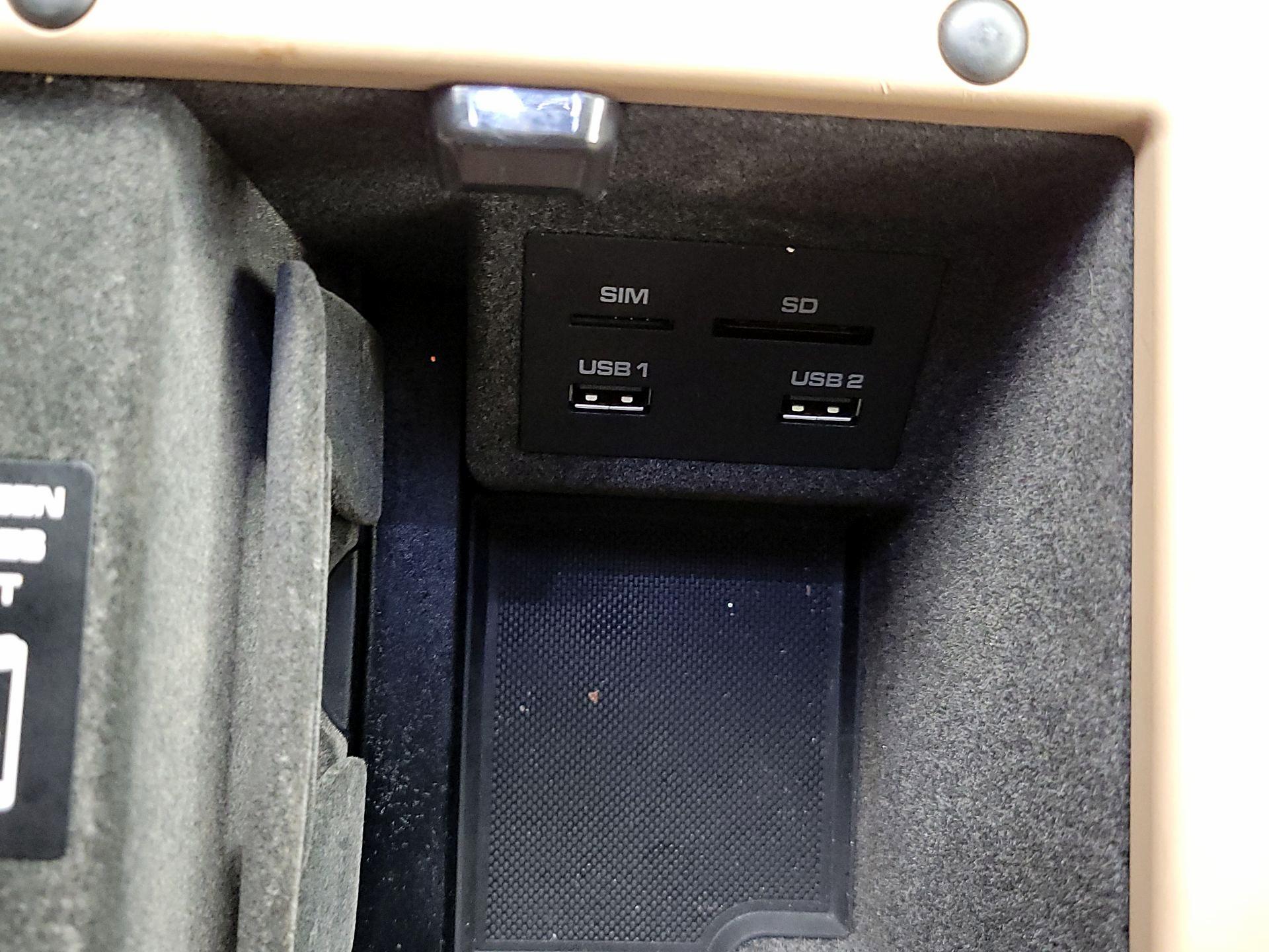 Thumbnail: 2019 Porsche Macan - 19