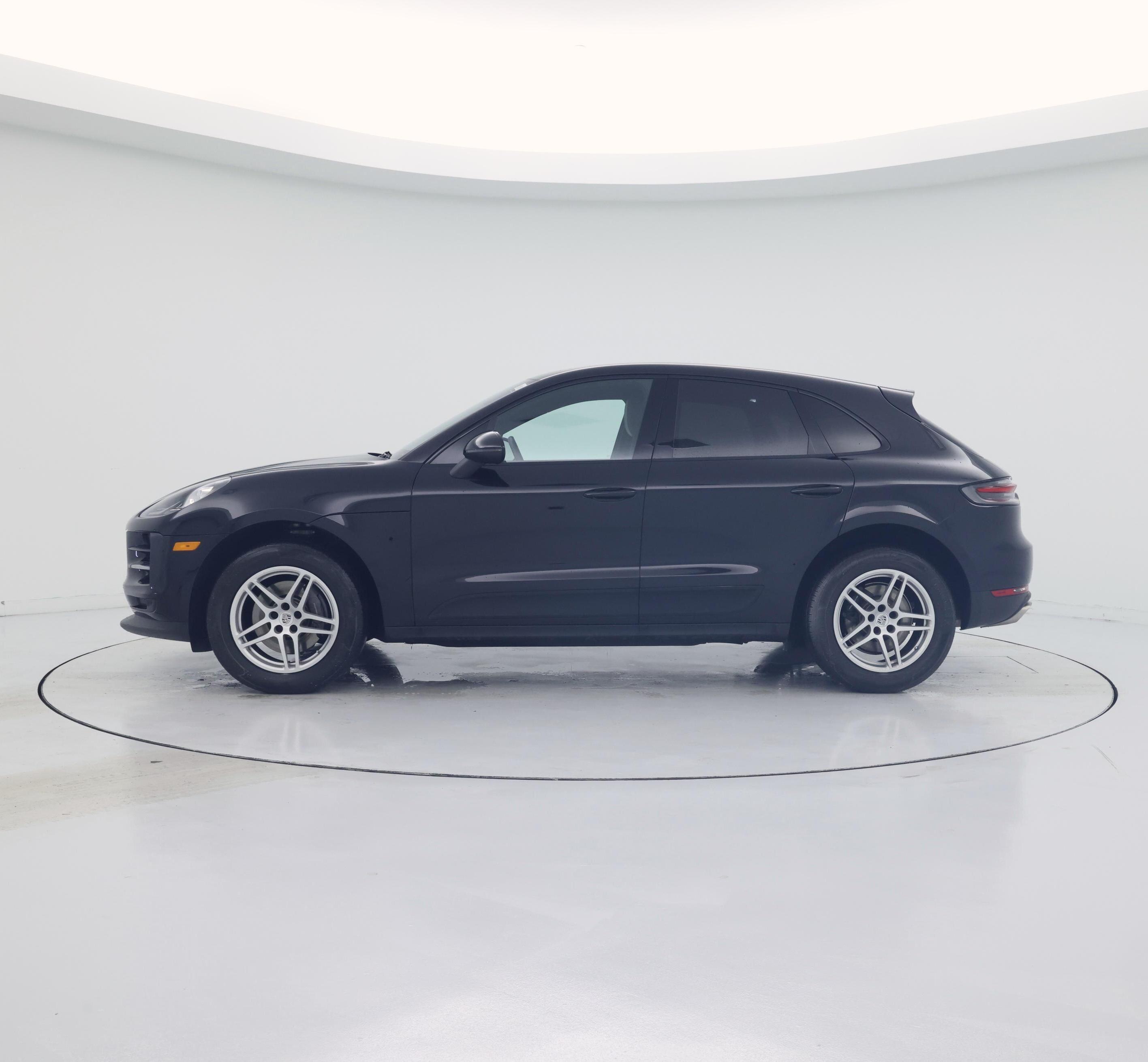 Thumbnail: 2019 Porsche Macan - 3