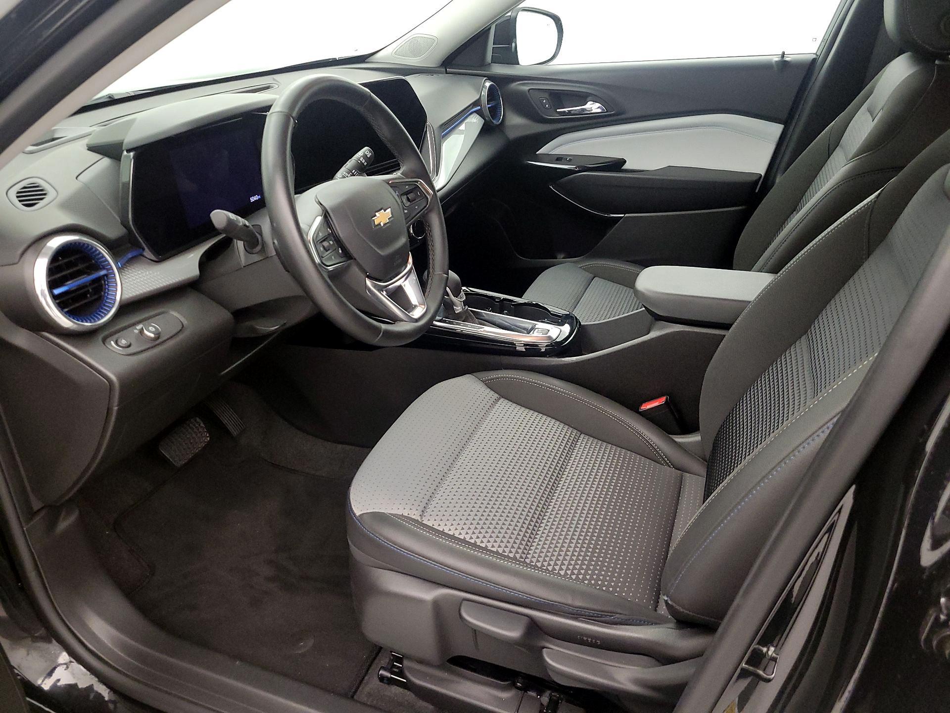 Thumbnail: 2025 Chevrolet Trax - 11