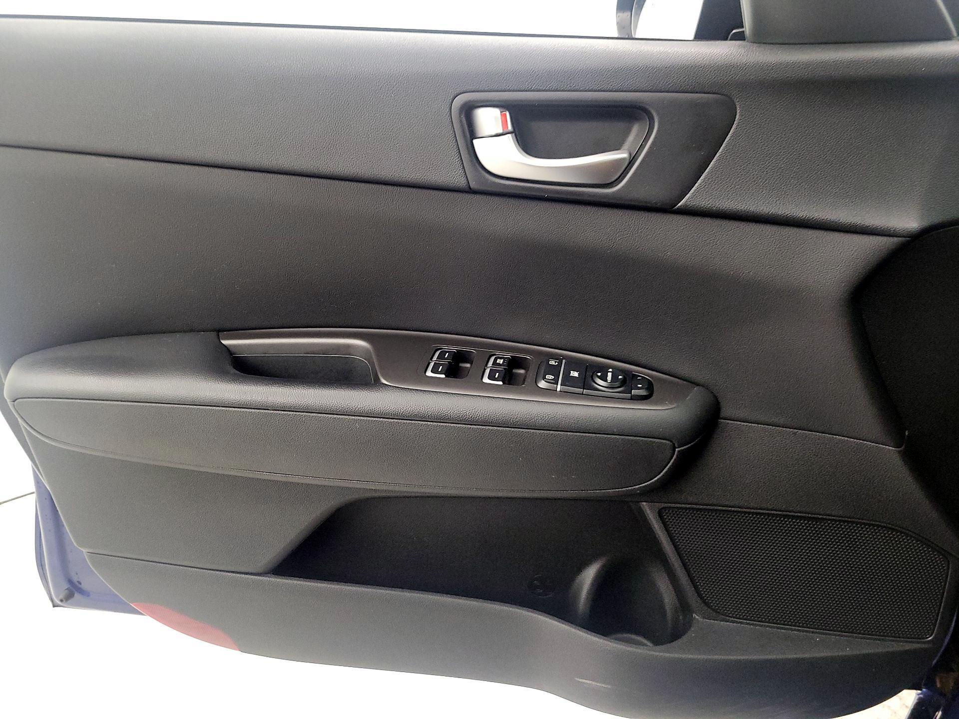 Thumbnail: 2018 Kia Optima - 12