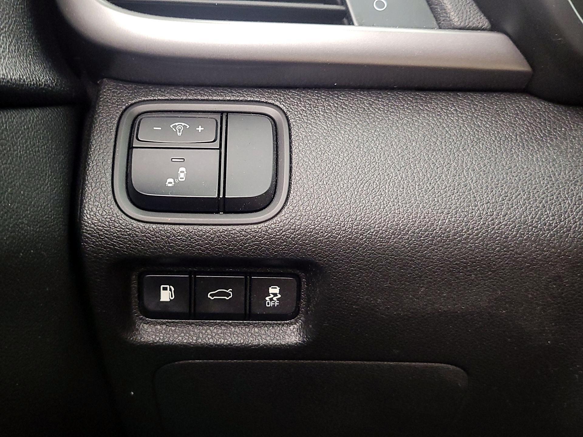 Thumbnail: 2018 Kia Optima - 13